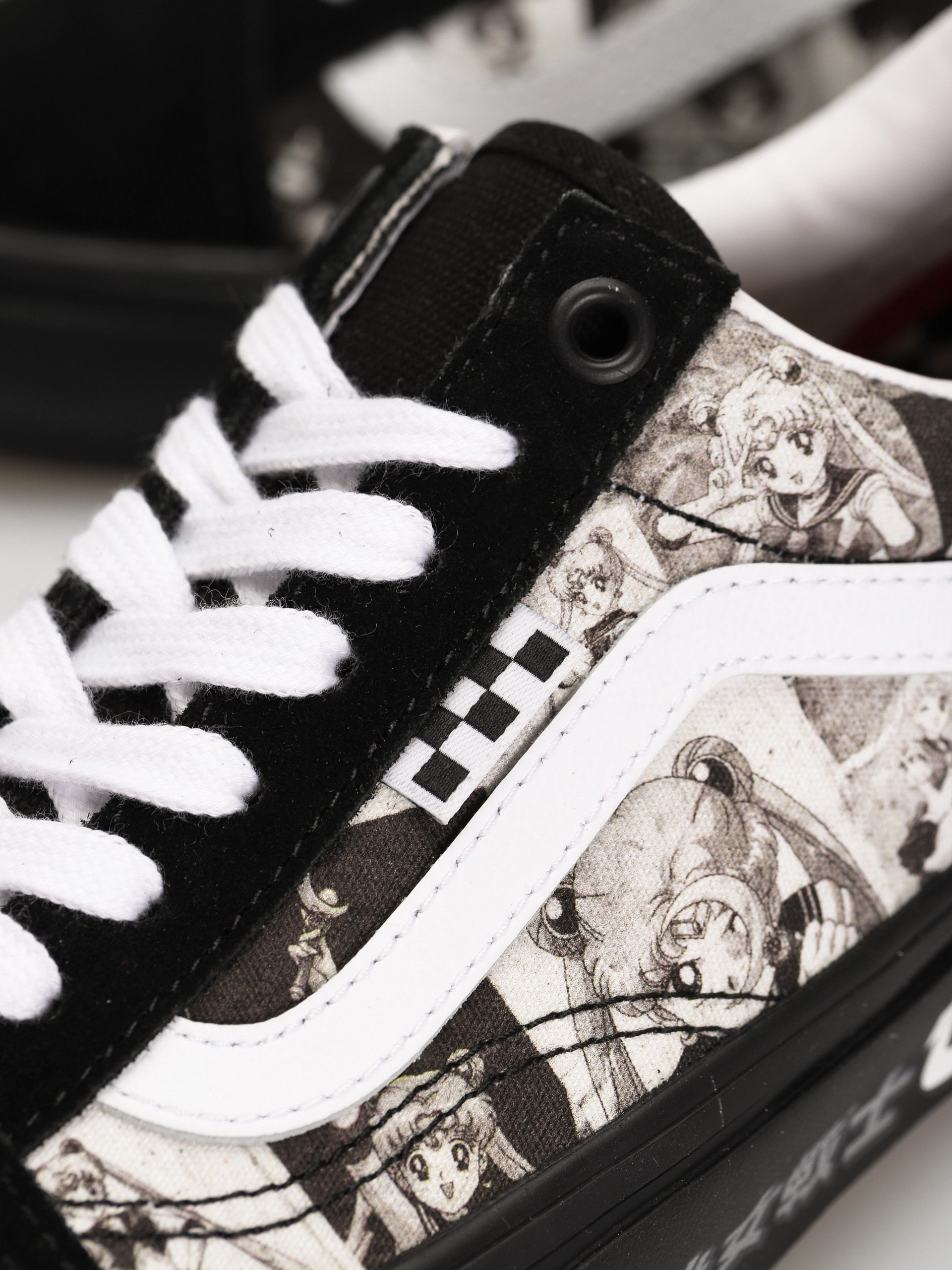 Vans X Sailor Moon Skate Old Skool Shoes (pretty guardian sailor moon black/black)