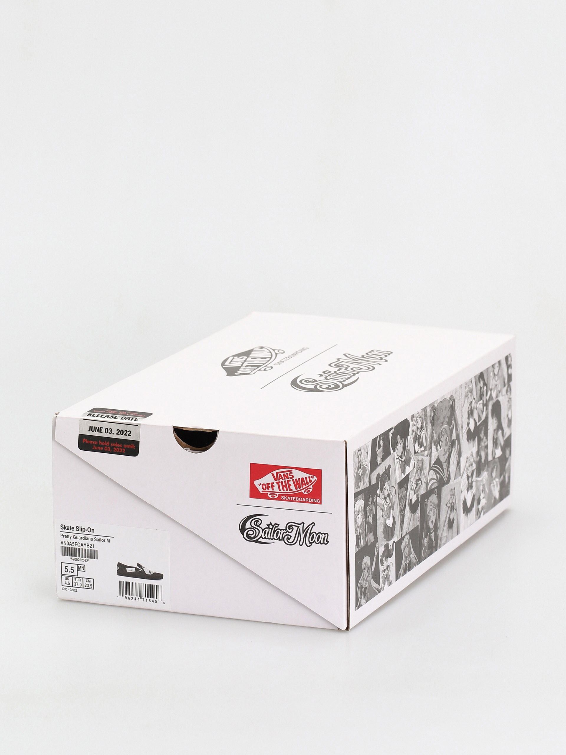 Vans X Sailor Moon Skate Slip On Shoes (pretty guardian sailor moon white/black)