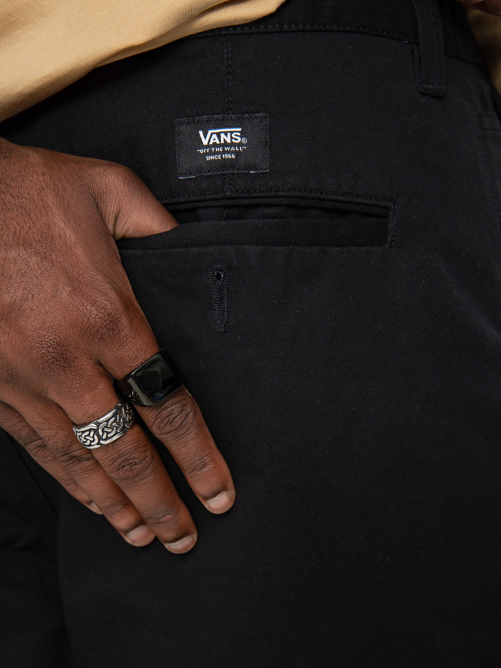Vans Authentic Chino Baggy Pants (black)