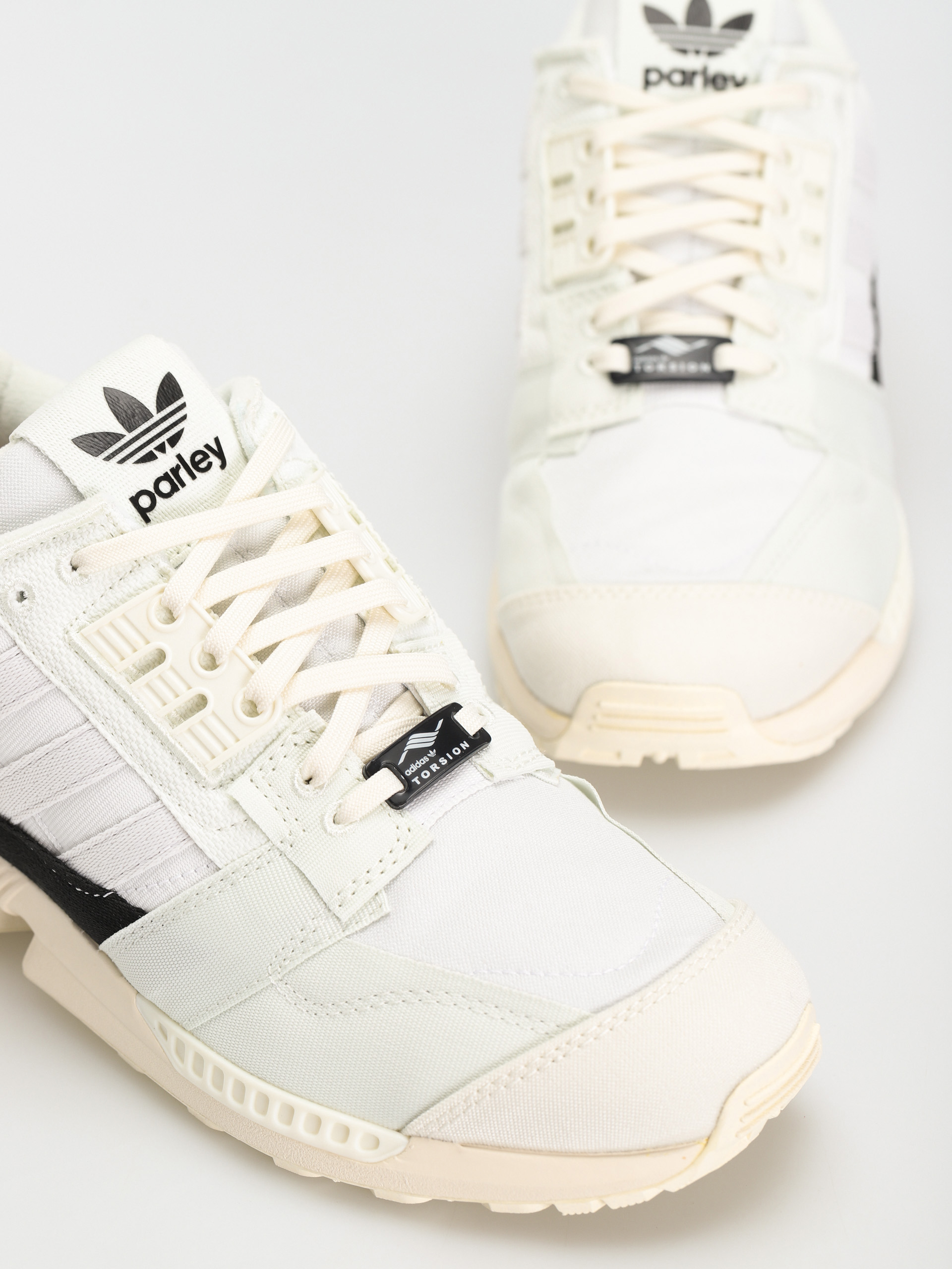 adidas Originals Zx 8000 Parley Shoes (owhite/whitin/ftwwht)