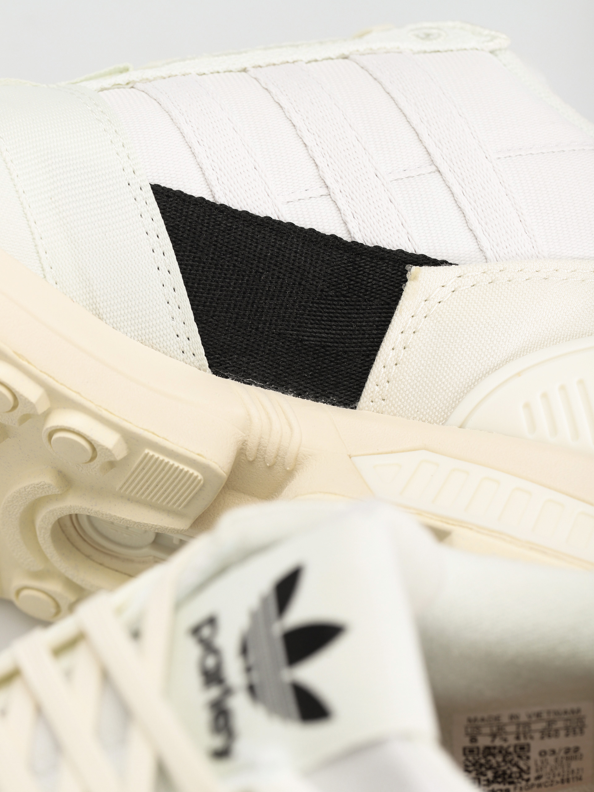 adidas Originals Zx 8000 Parley Shoes (owhite/whitin/ftwwht)