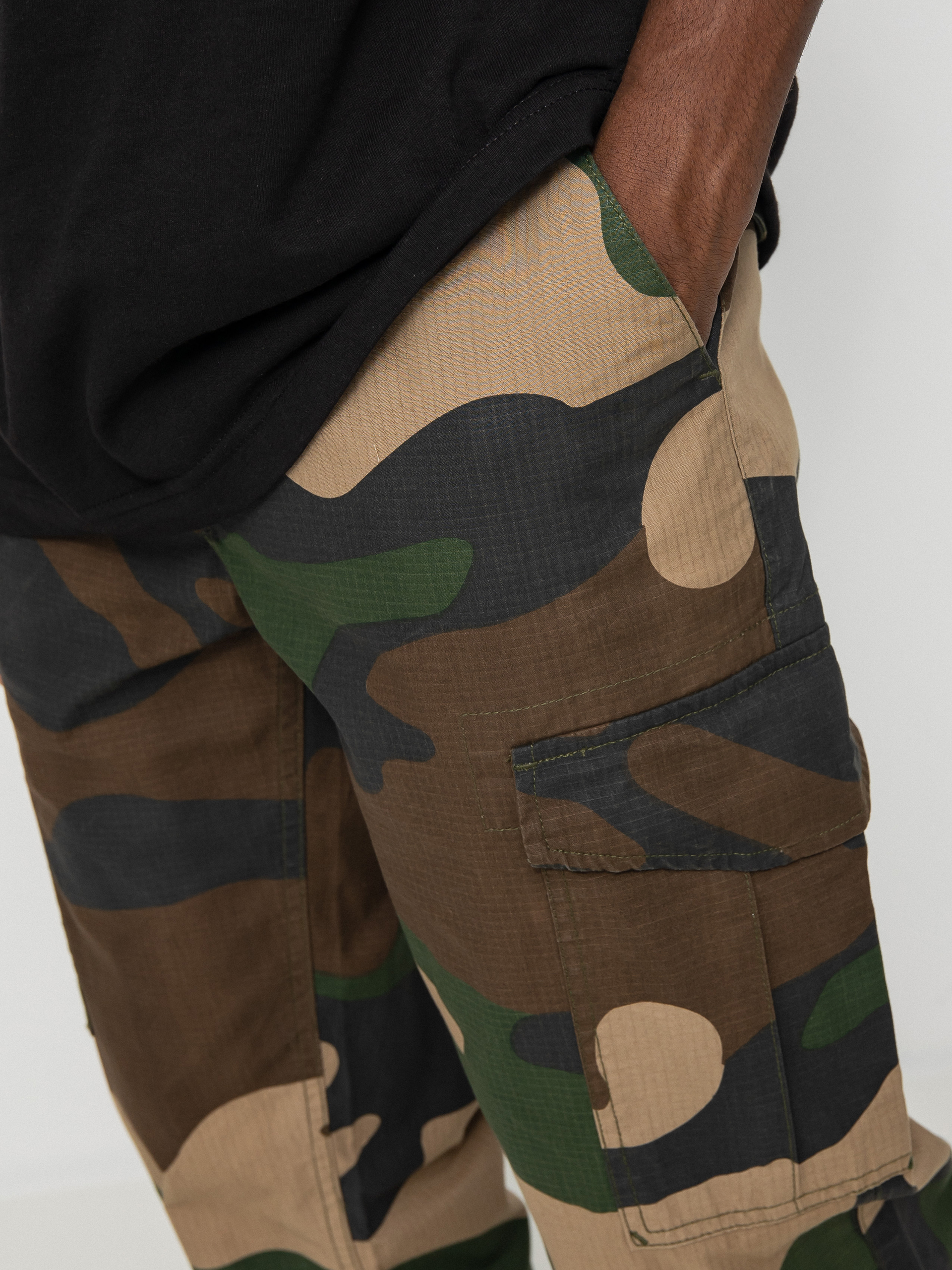 DGK Cargo Pants (big woods camo)