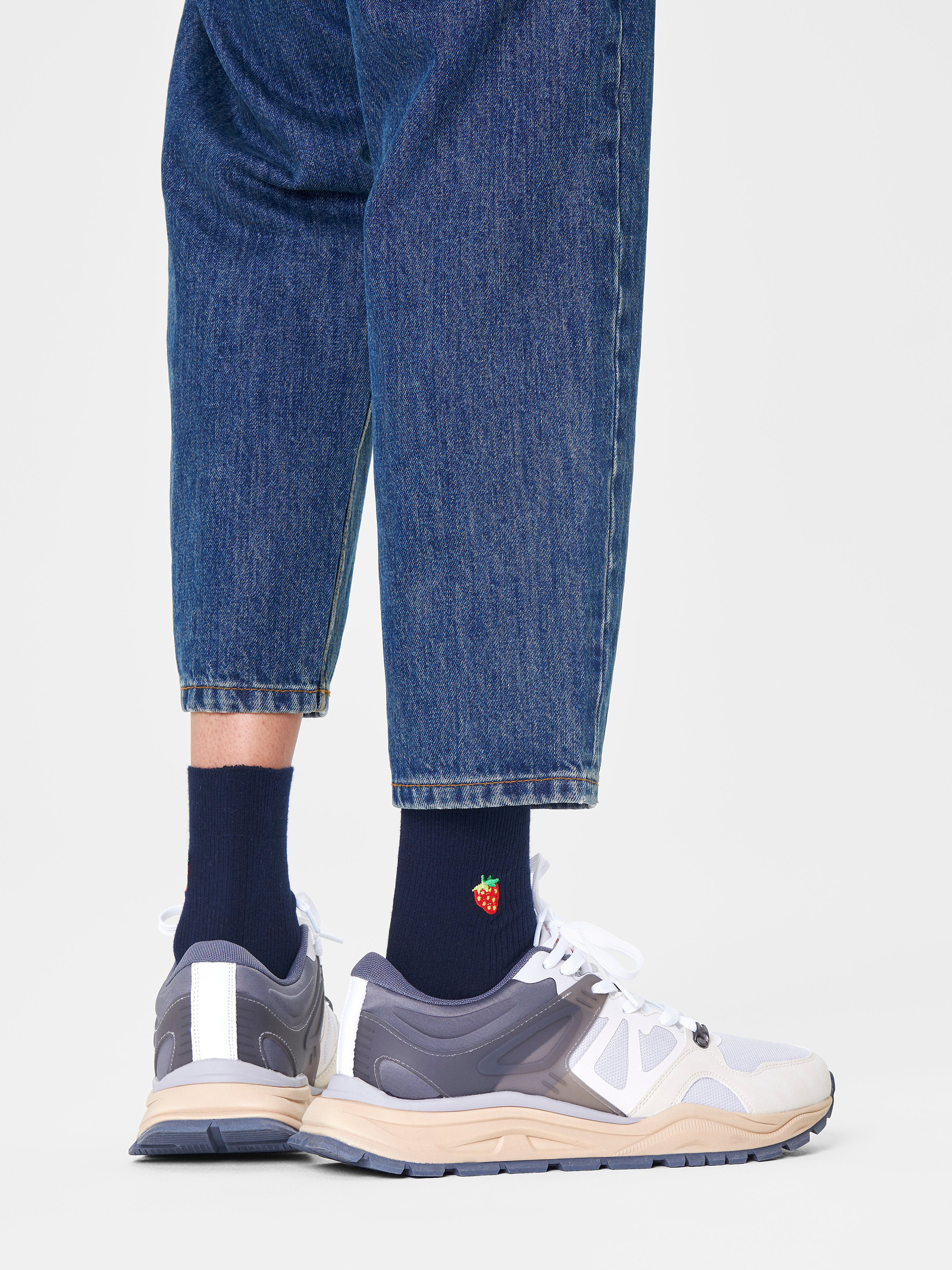 Happy Socks Ribbed Embroidery Strawberry 1/2 Crew Socks (navy)