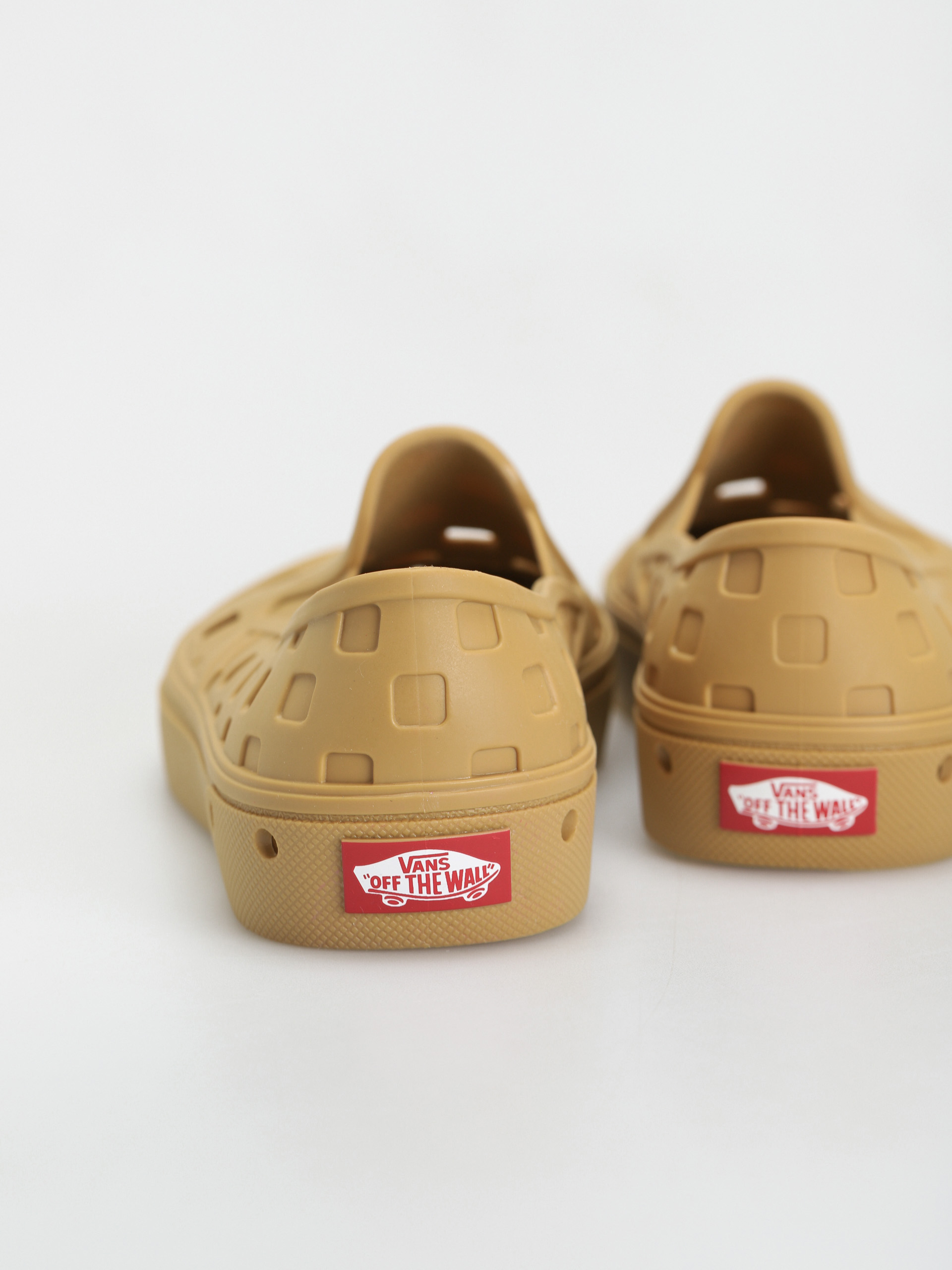 Vans Trek Slip On Shoes (mustard gold)