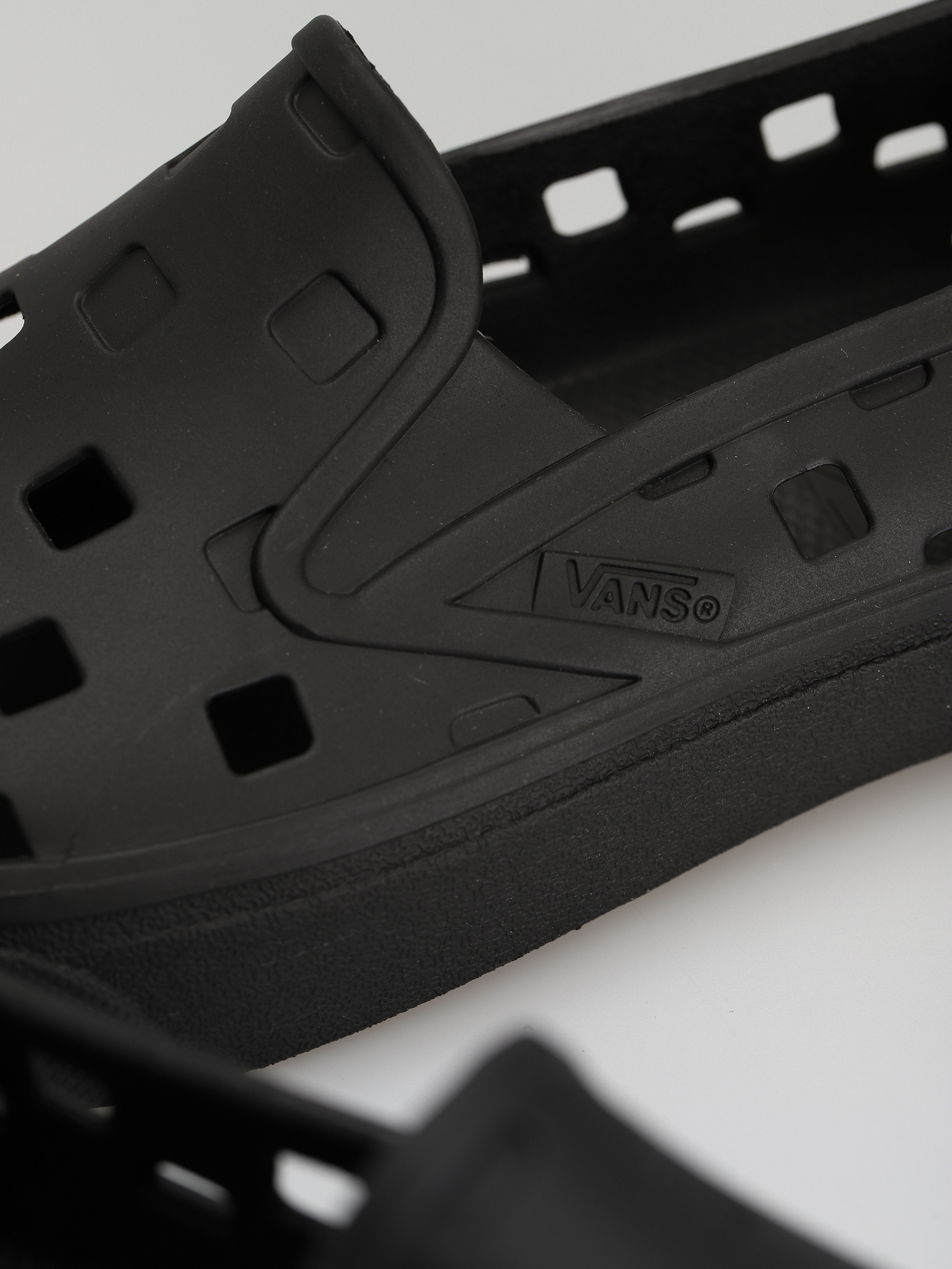 Vans Trek Slip On Shoes (black)