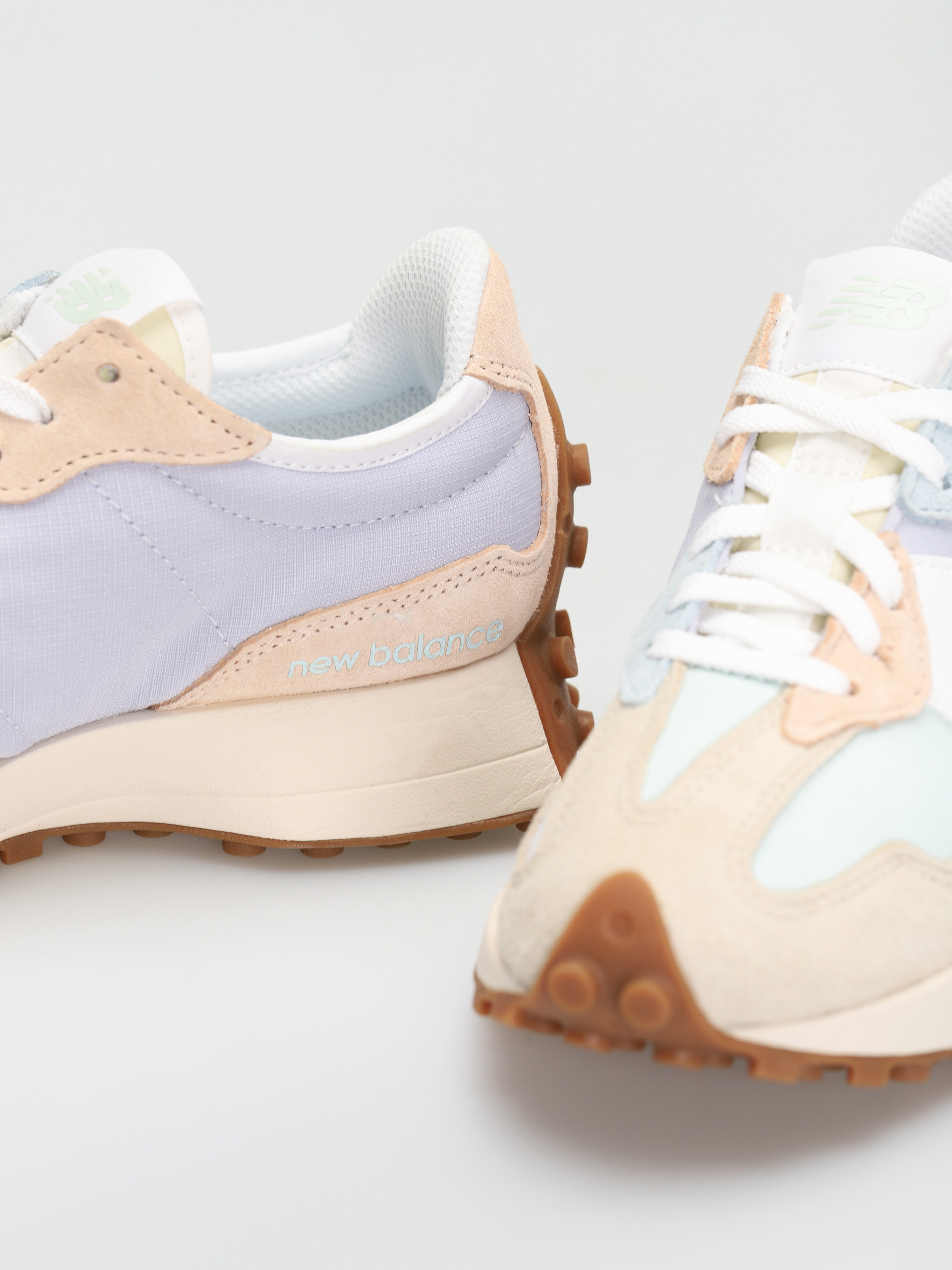 New Balance 327 Shoes Wmn (munsell white)