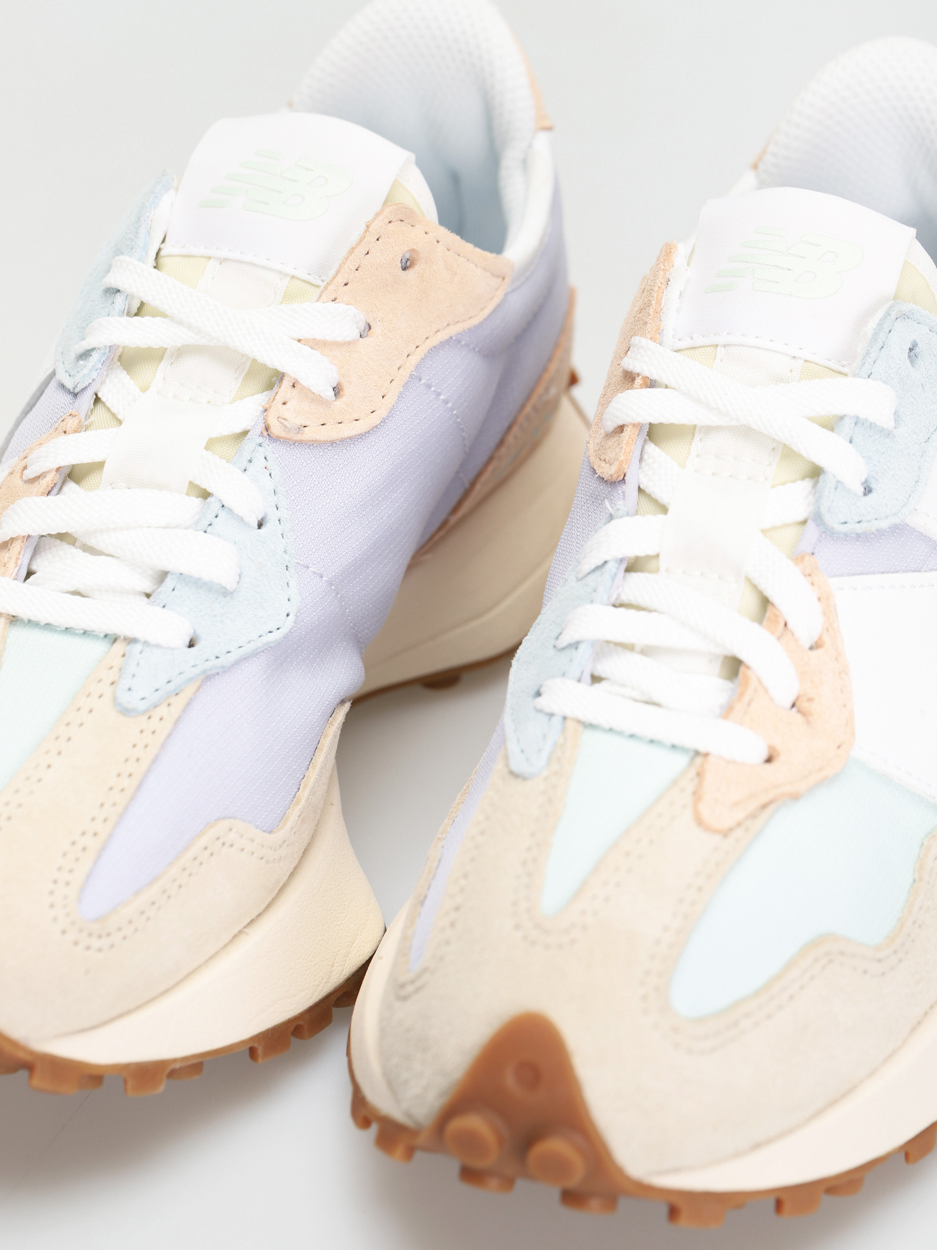 New Balance 327 Shoes Wmn (munsell white)