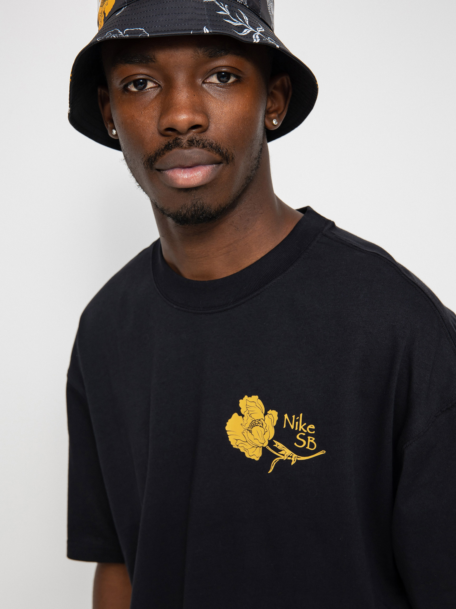 Nike SB Flower T-shirt (black)
