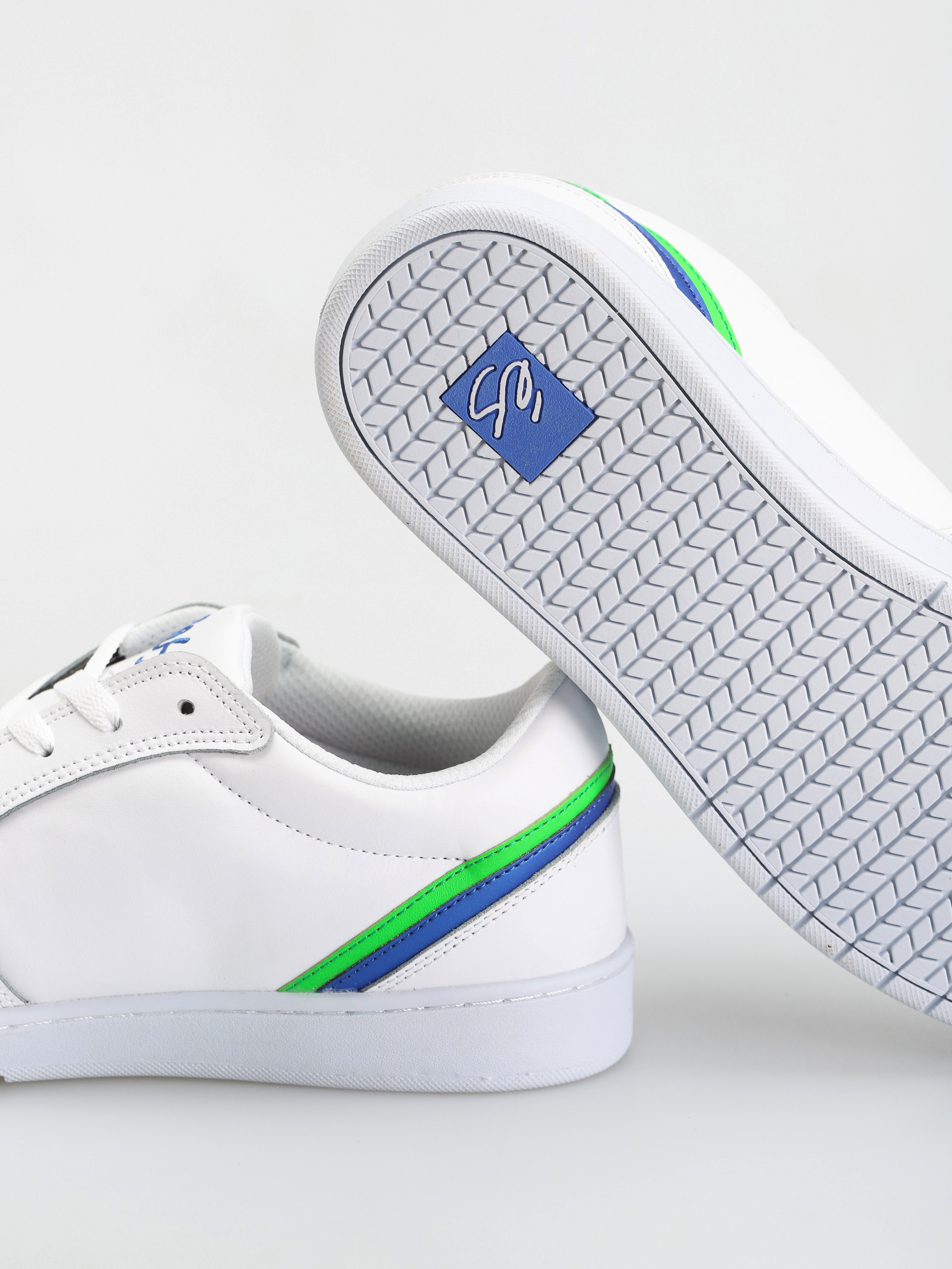 eS Eos Shoes (white/blue/green)