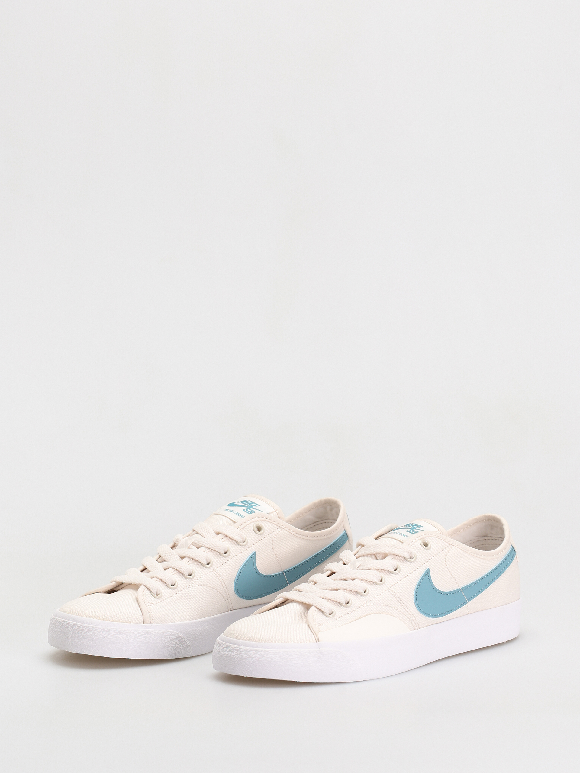 nike sb blzr court phantom