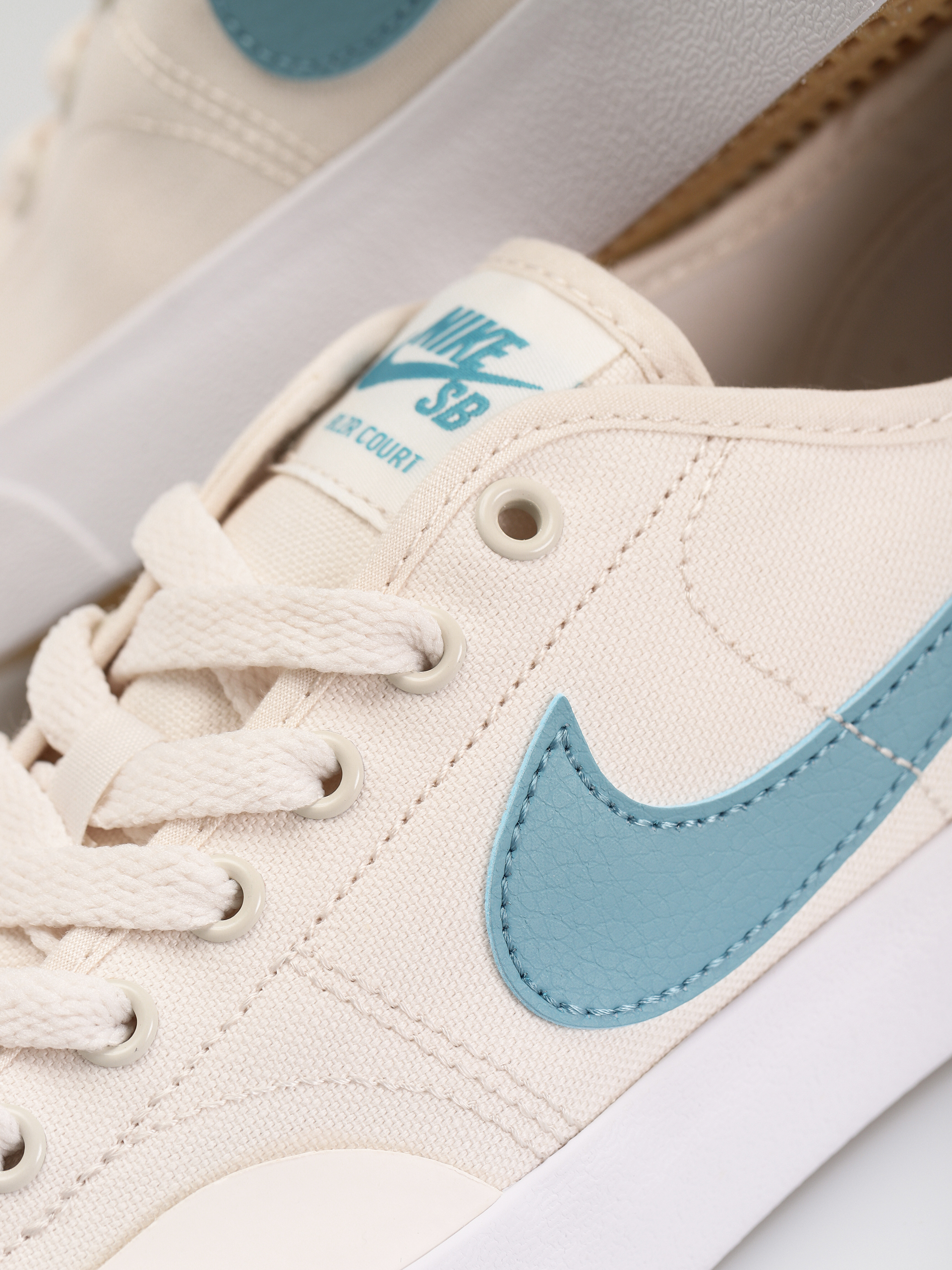 nike sb blzr court phantom