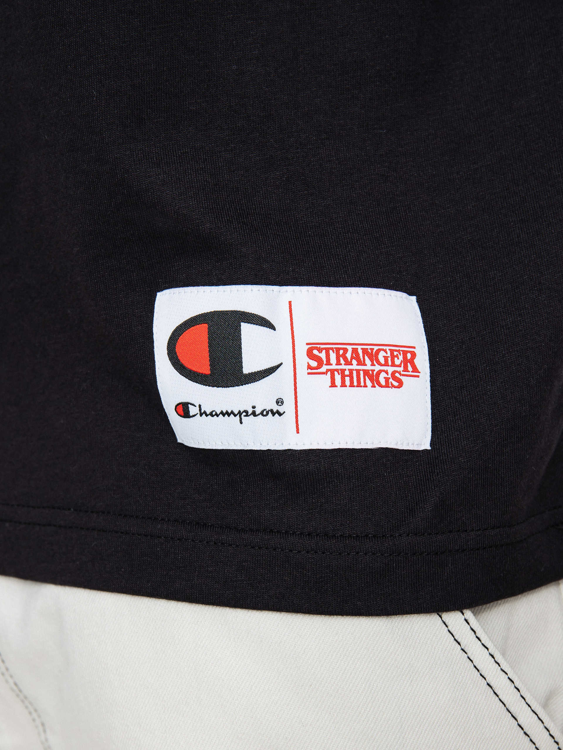 Champion X Stranger Things Crewneck T-Shirt 217791 T-shirt (nbk)