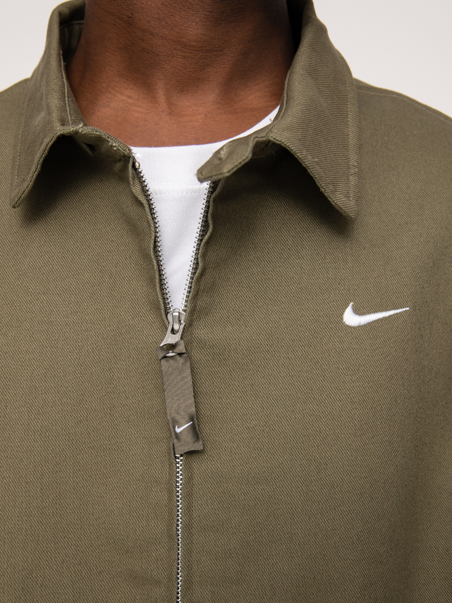 Nike SB Infema Prem Jacket (medium olive/white)
