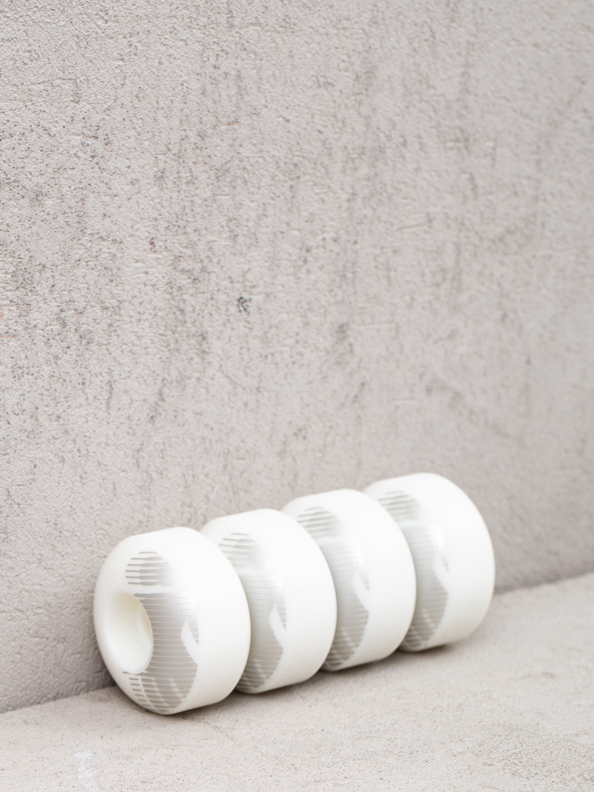 Girl Skateboard Hero Staple Wheels (white/silver)