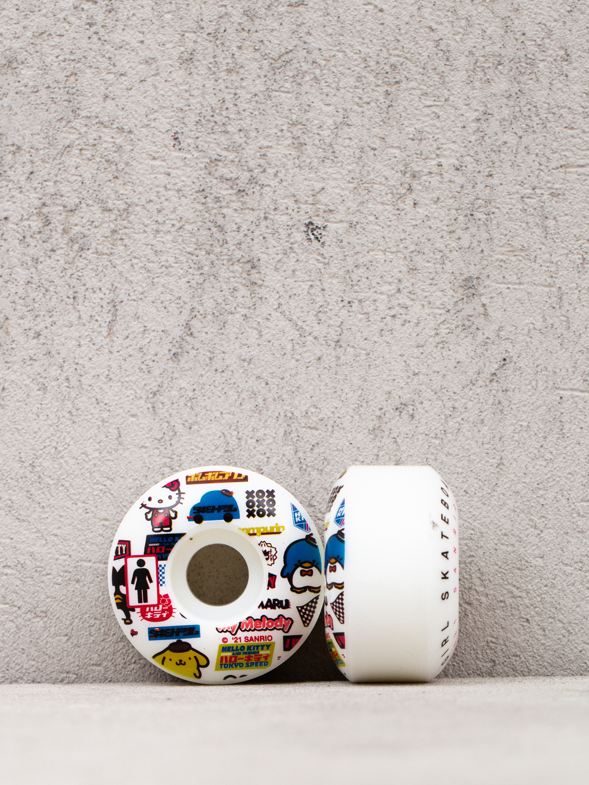 Girl Skateboard Sanrio Tokyo Speed Staple Rollen