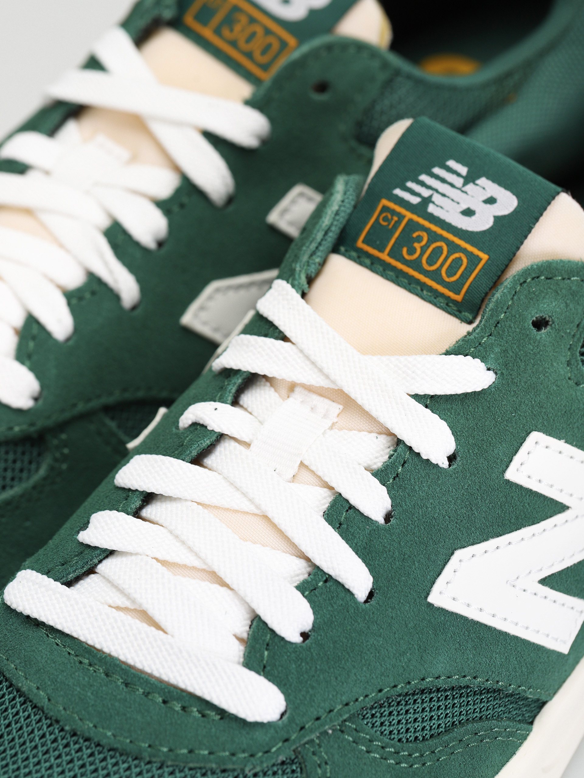 New Balance CT300 Shoes (green/yellow)