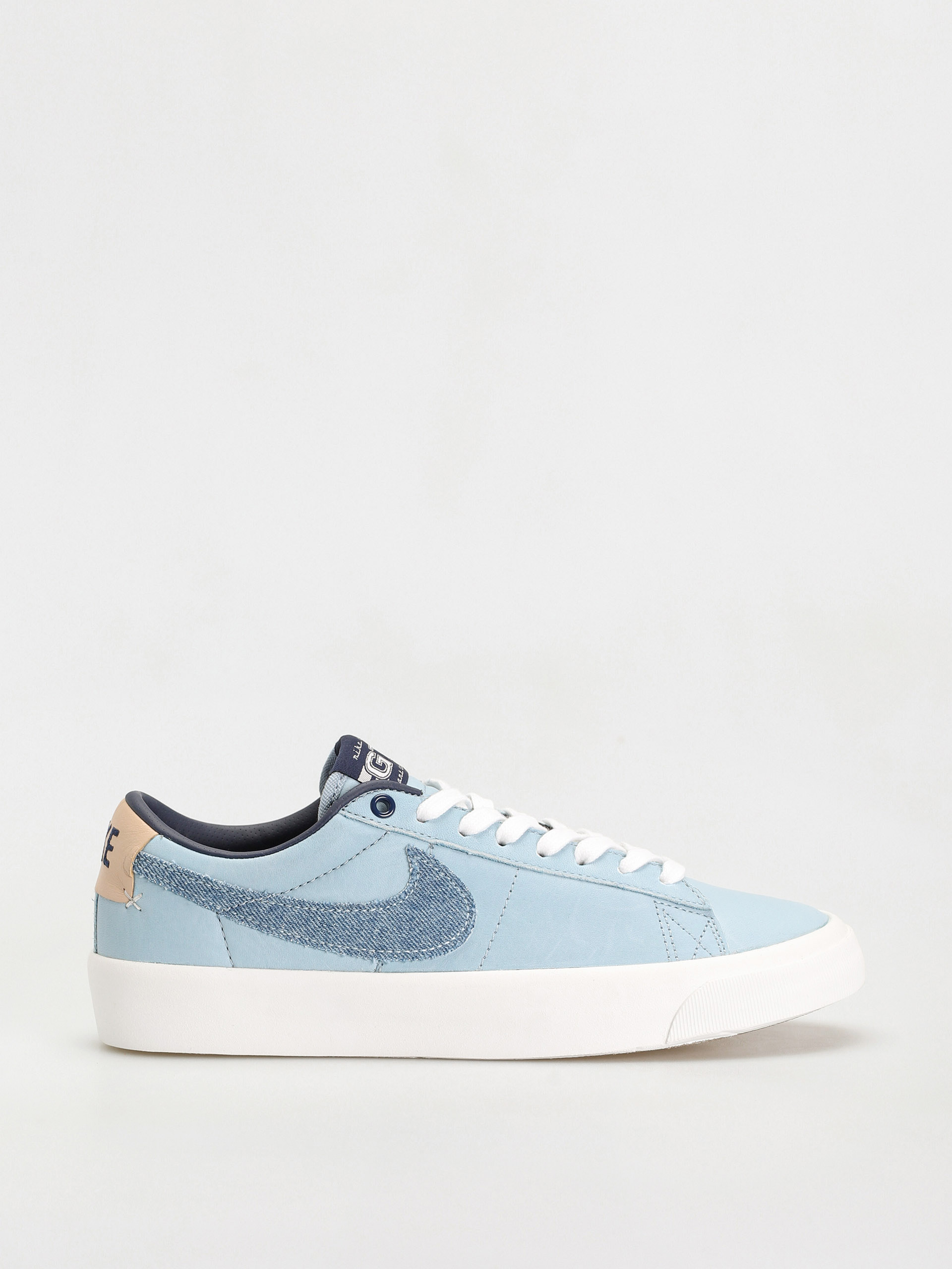 Nike SB Blazer Low Pro Gt Premium Shoes (summit white/midnight navy summit white)