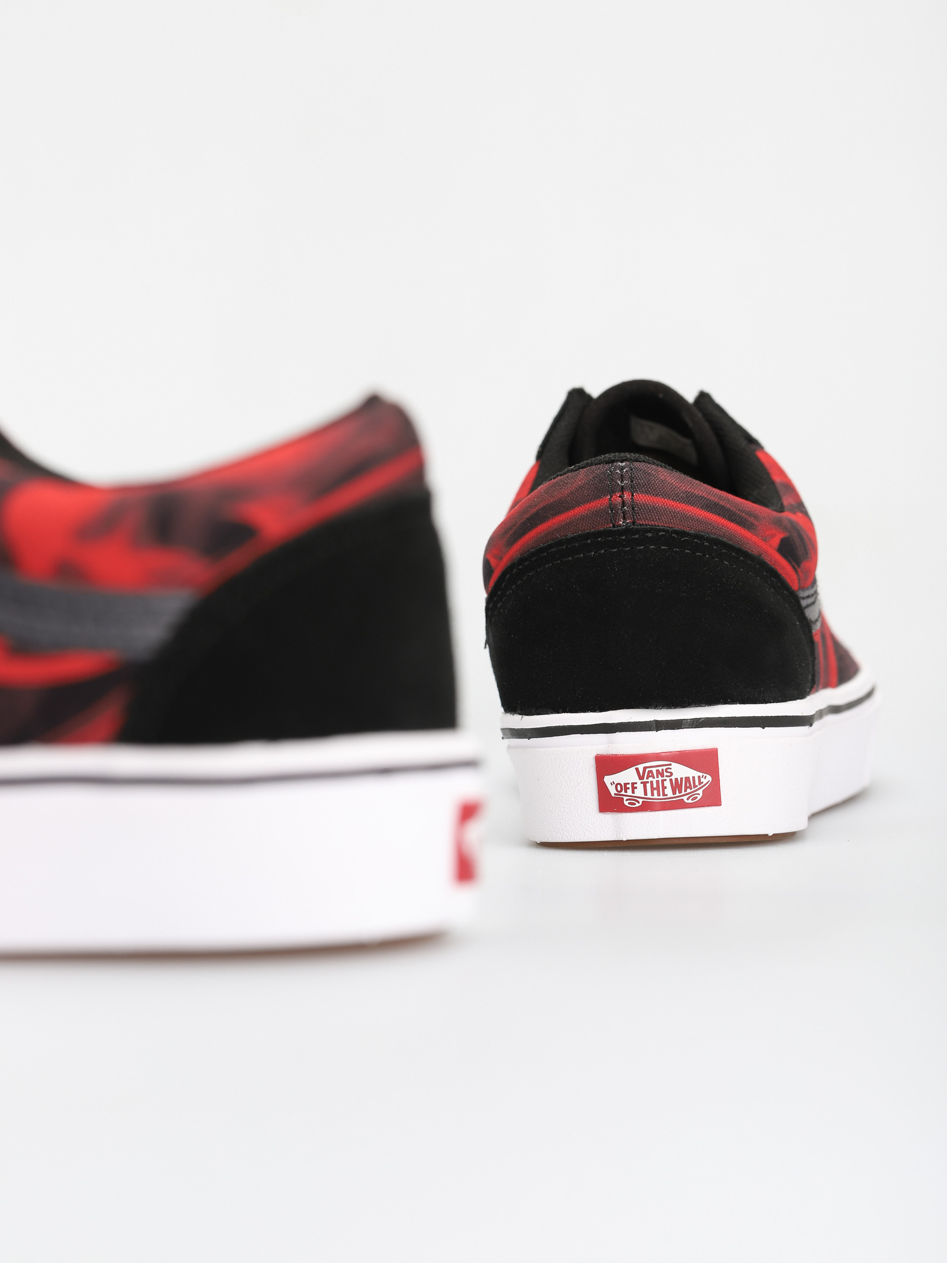 Vans Comfycush Old Skool Shoes (after dark black/red)