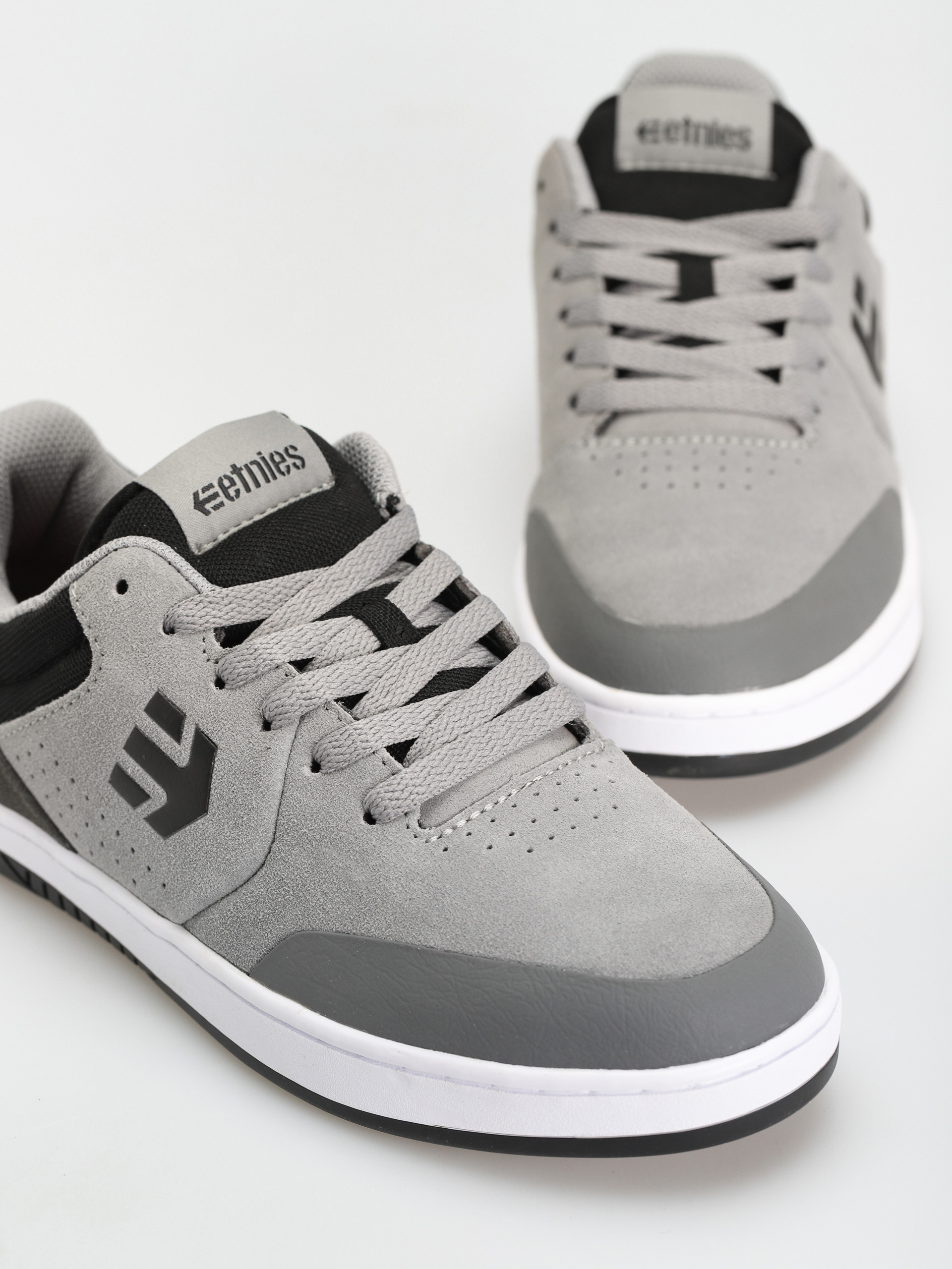 Etnies Marana Shoes (grey/black/red)