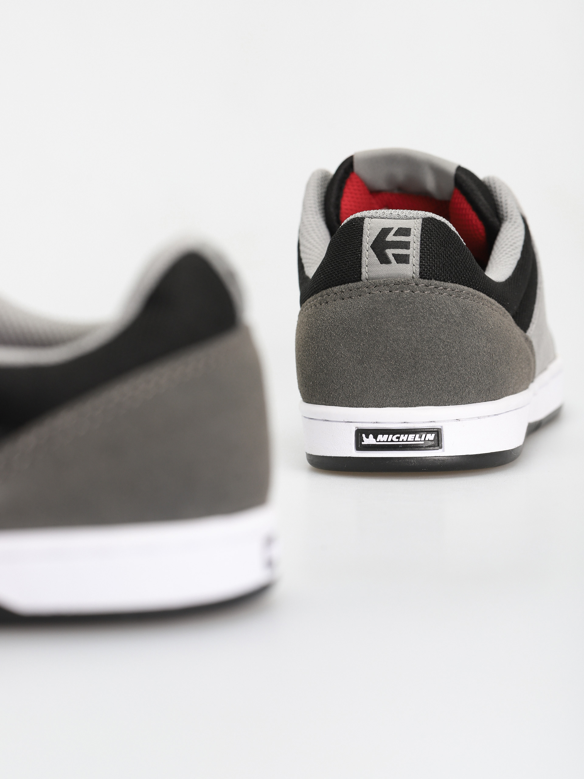 Etnies Marana Shoes (grey/black/red)