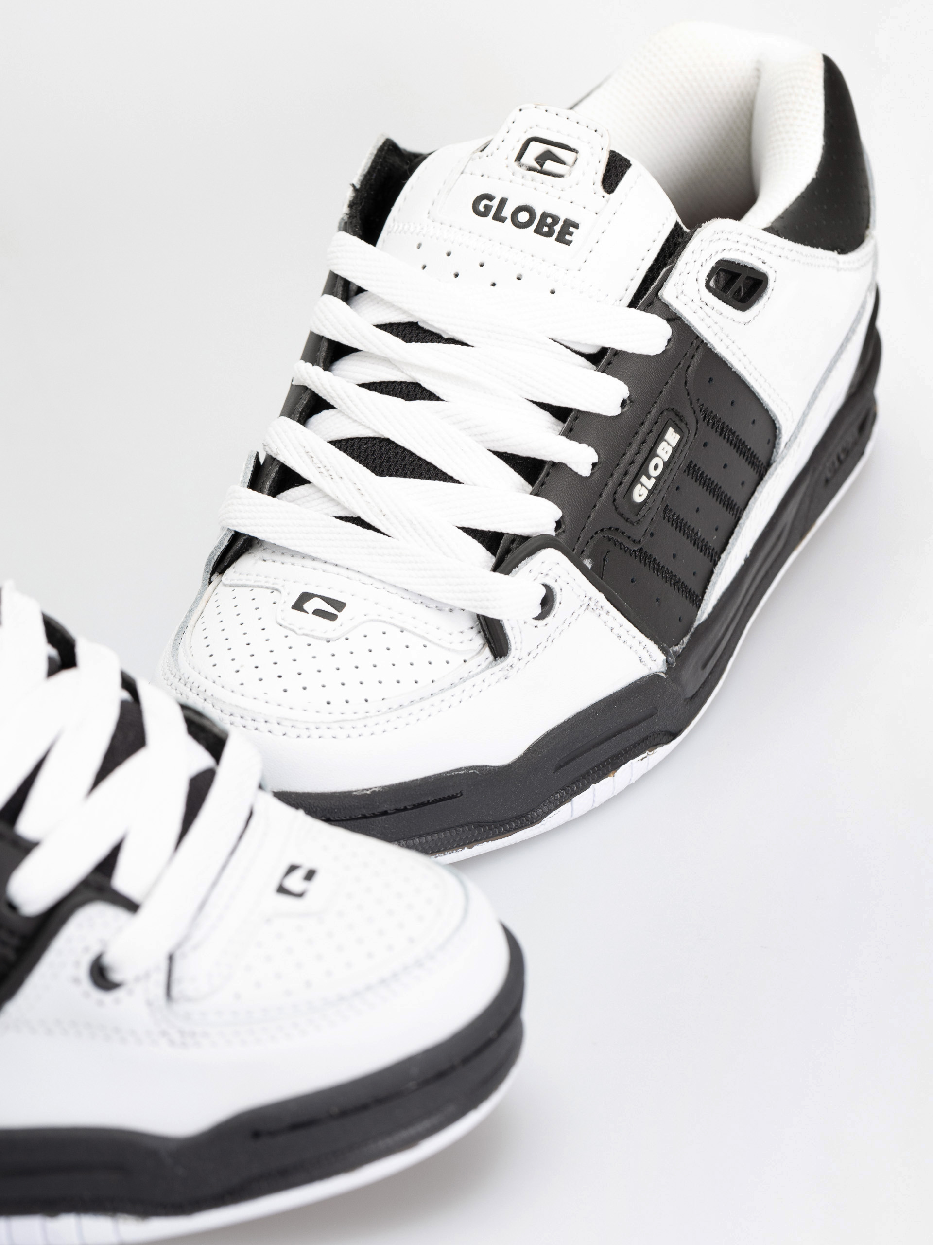 Globe Fusion Shoes (black/white/white)