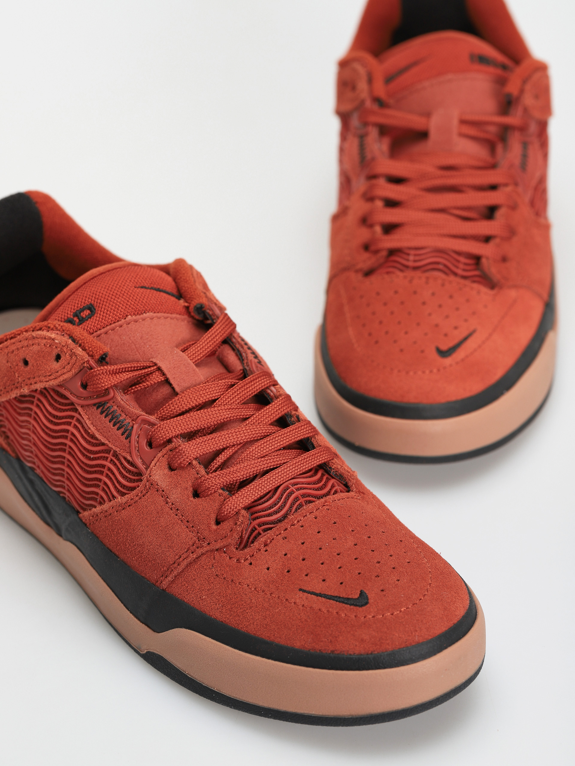 Nike SB Ishod Wair Shoes (rugged orange/black mineral clay black)