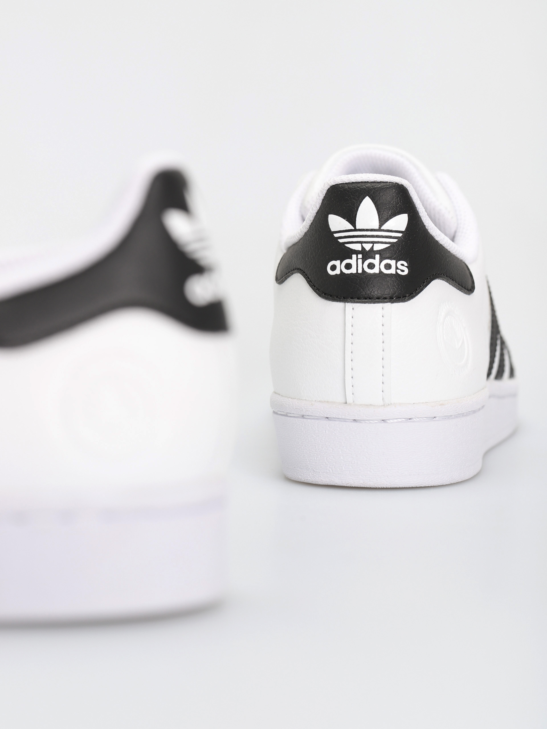 adidas Originals Superstar Vegan Shoes (ftwwht/cblack/green)