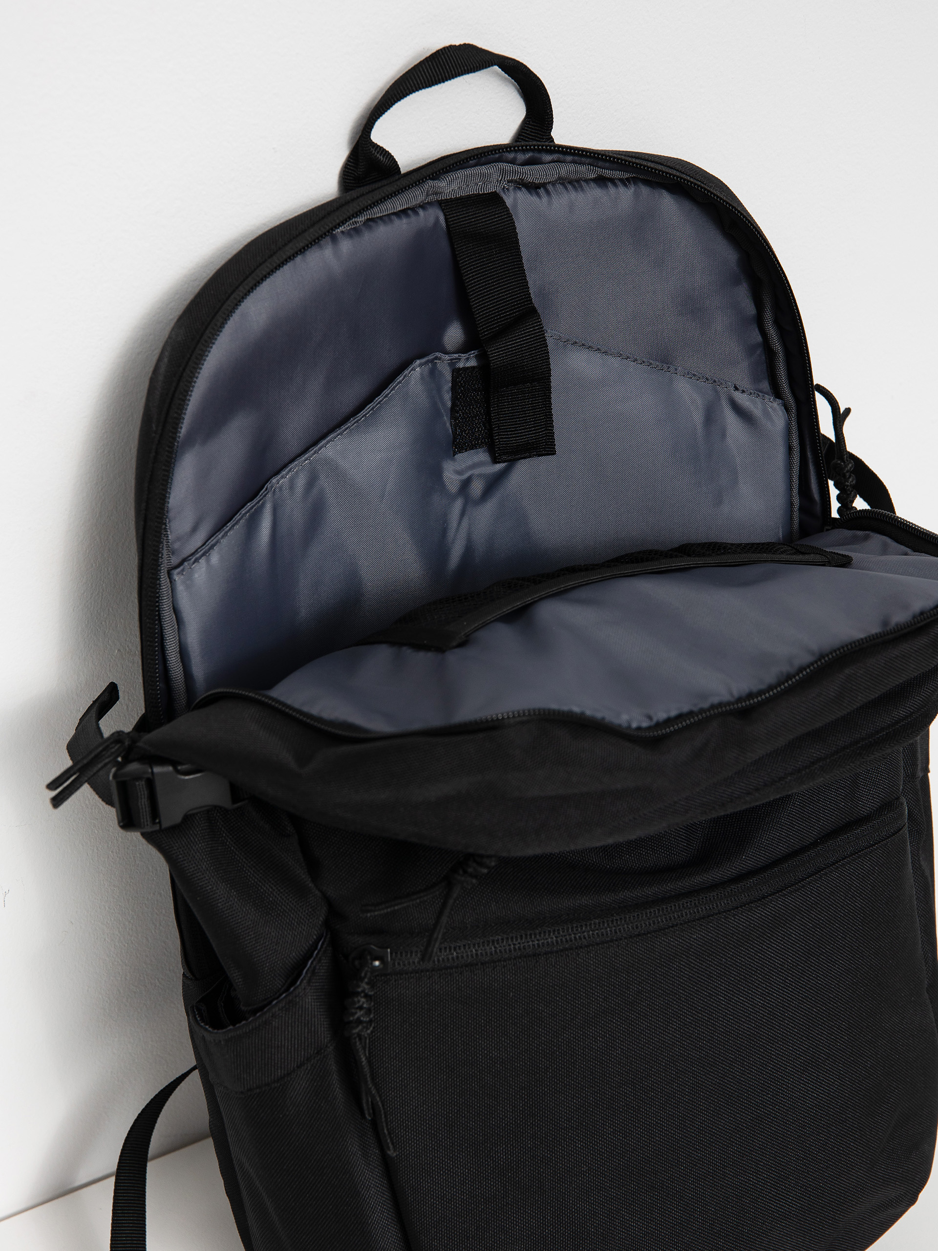 Volcom Roamer Backpack (black on black)
