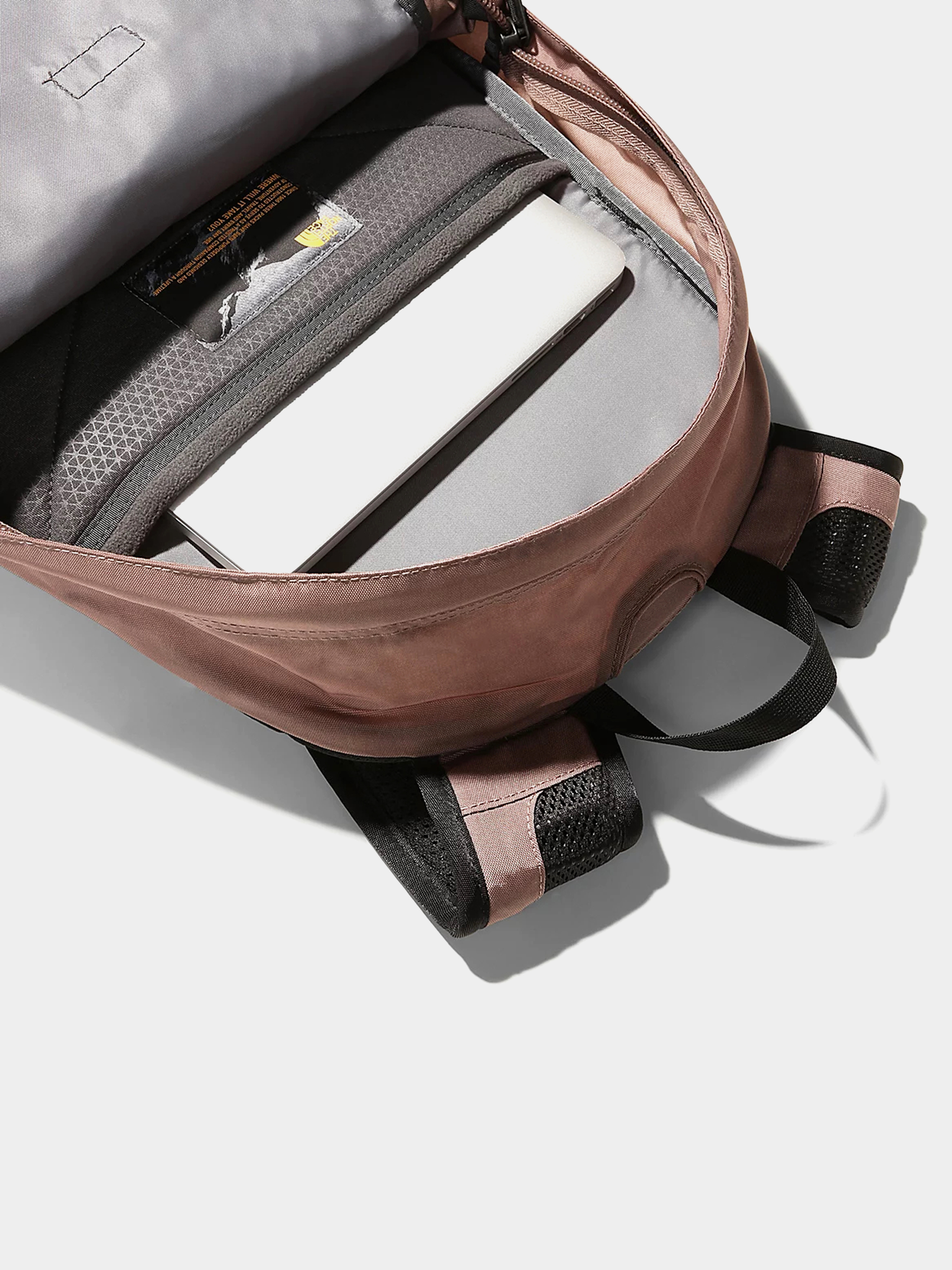 The North Face Hot Shot Se Backpack (deep taupe/tnf black)