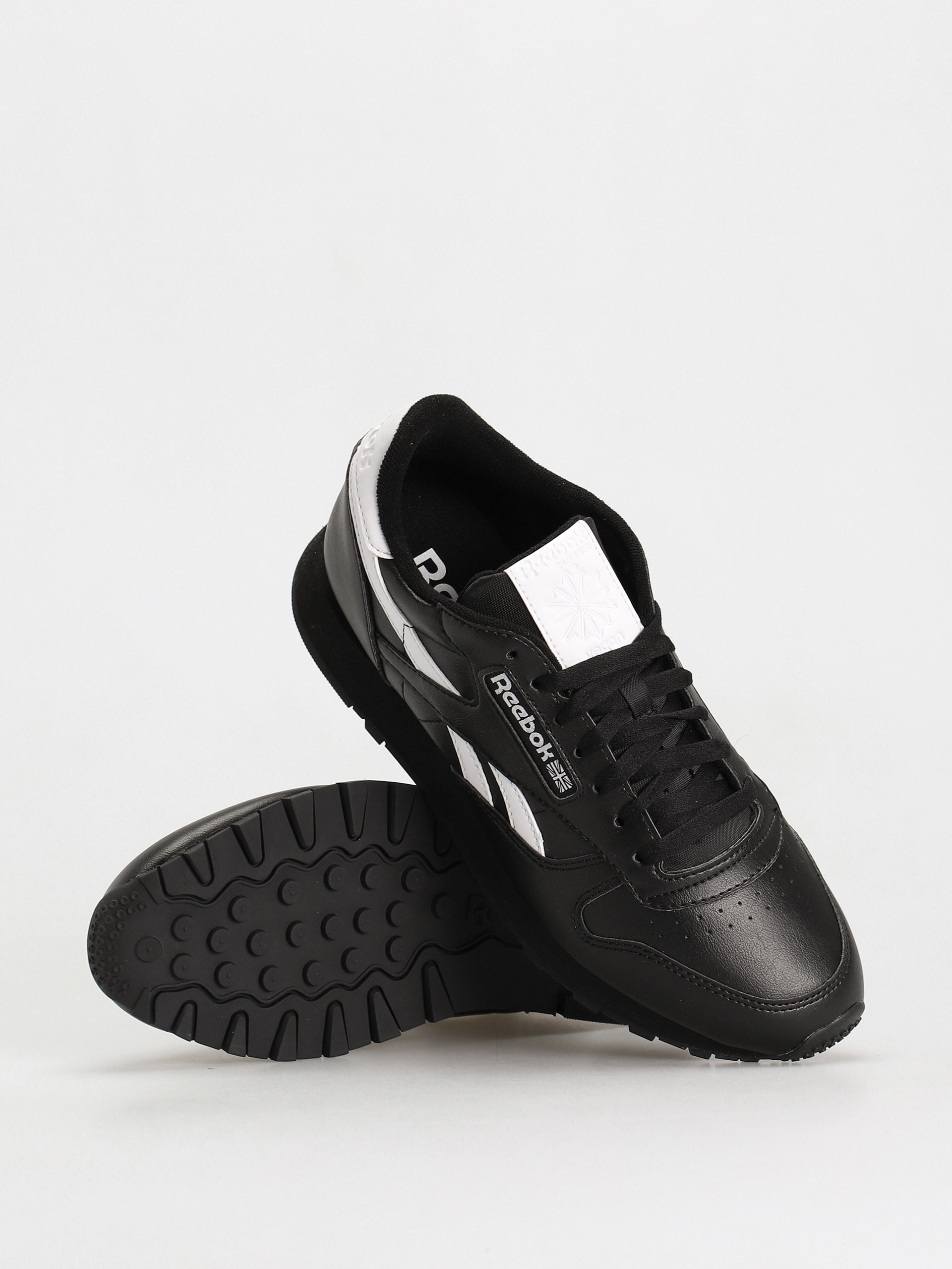 Reebok Classic Vegan Shoes (cblack/ftwwht/cblack)