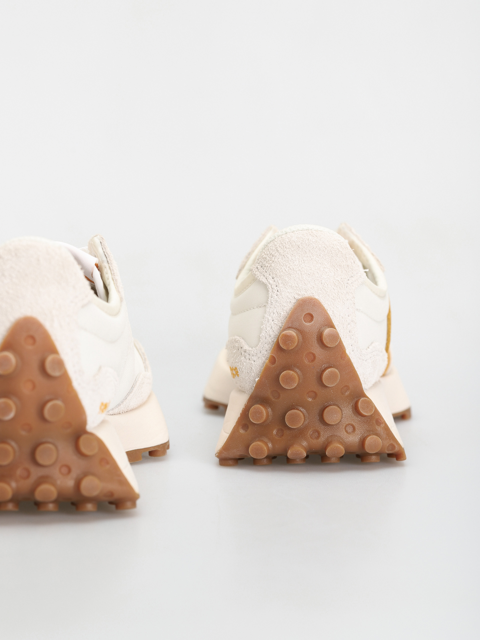 New Balance 327 Shoes Wmn (sea salt)