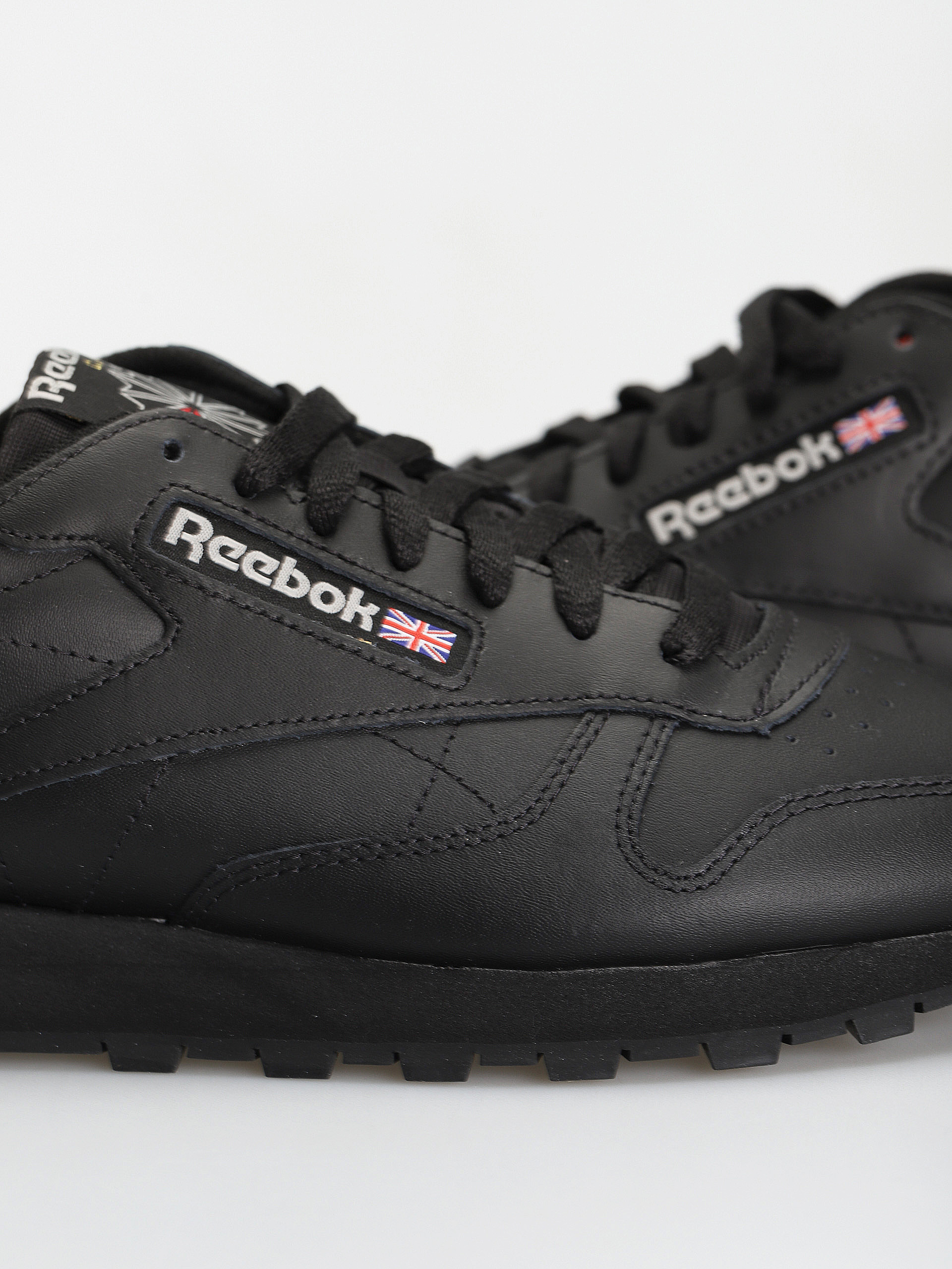 Reebok Classic Leather Shoes (cblack/cblack/pugry5)