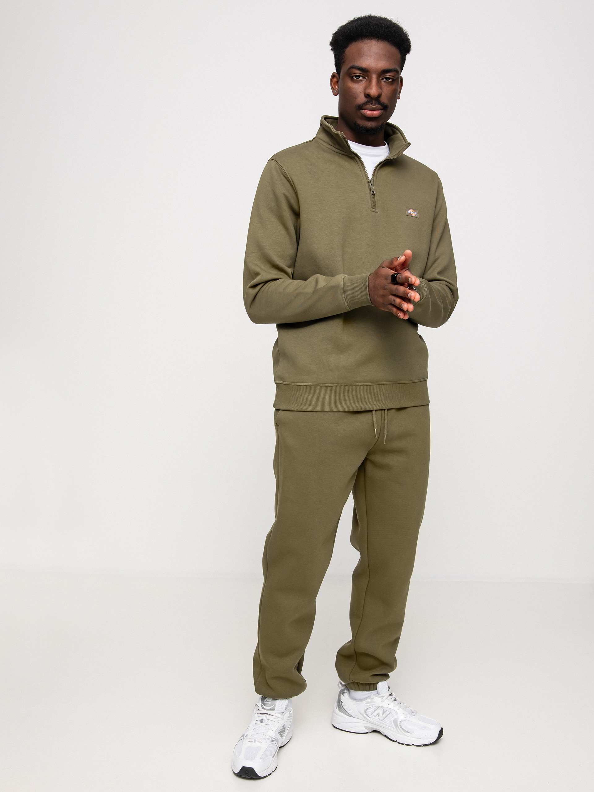 Dickies Oakport Quarter Zip Sweatshirt (military green)