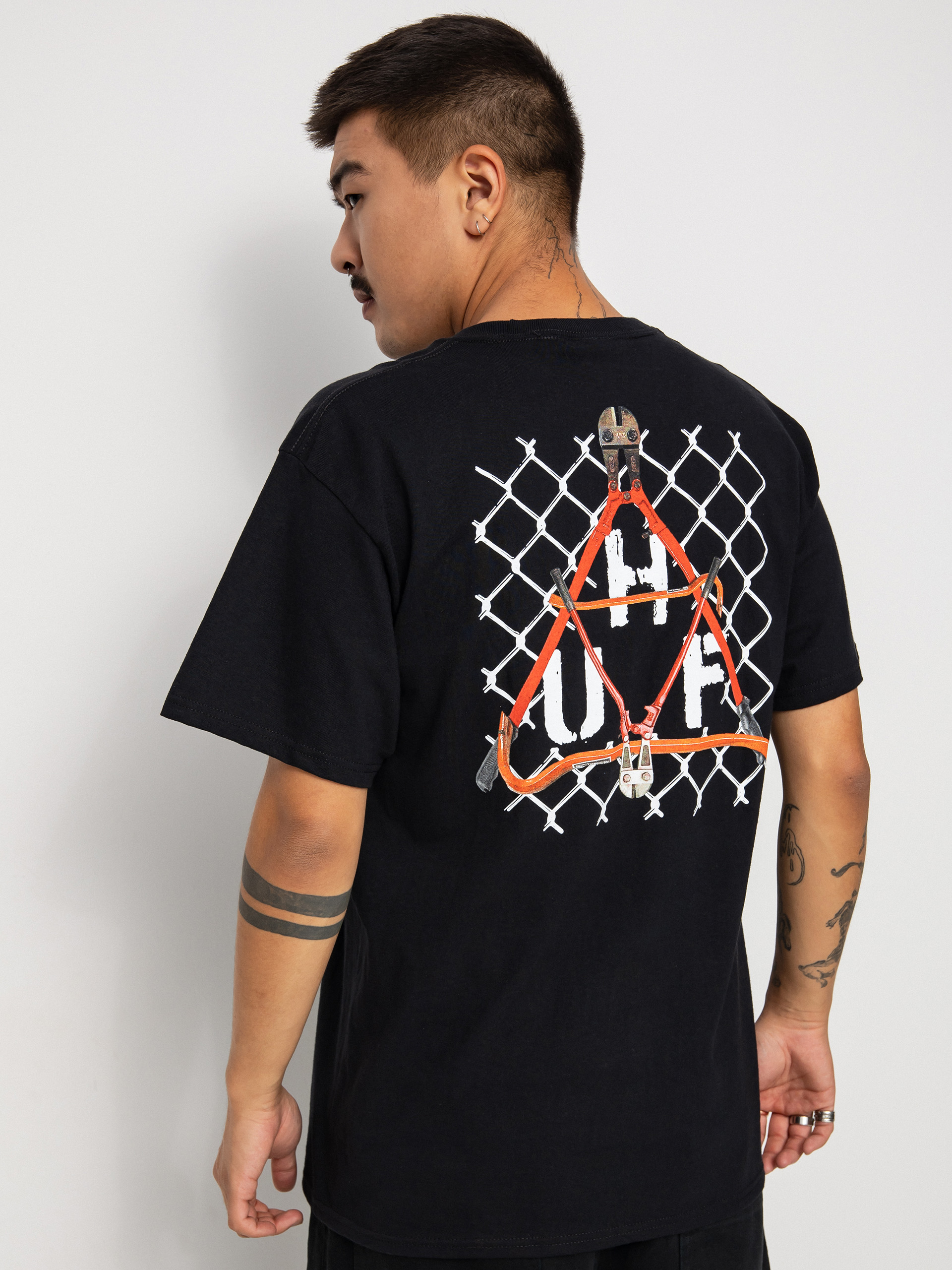 HUF Trespass Triangle T-shirt (black)