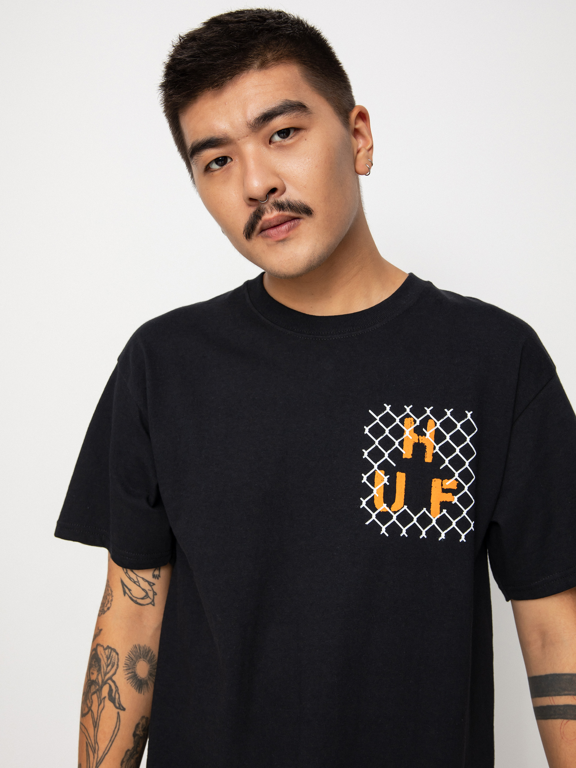 HUF Trespass Triangle T-shirt (black)