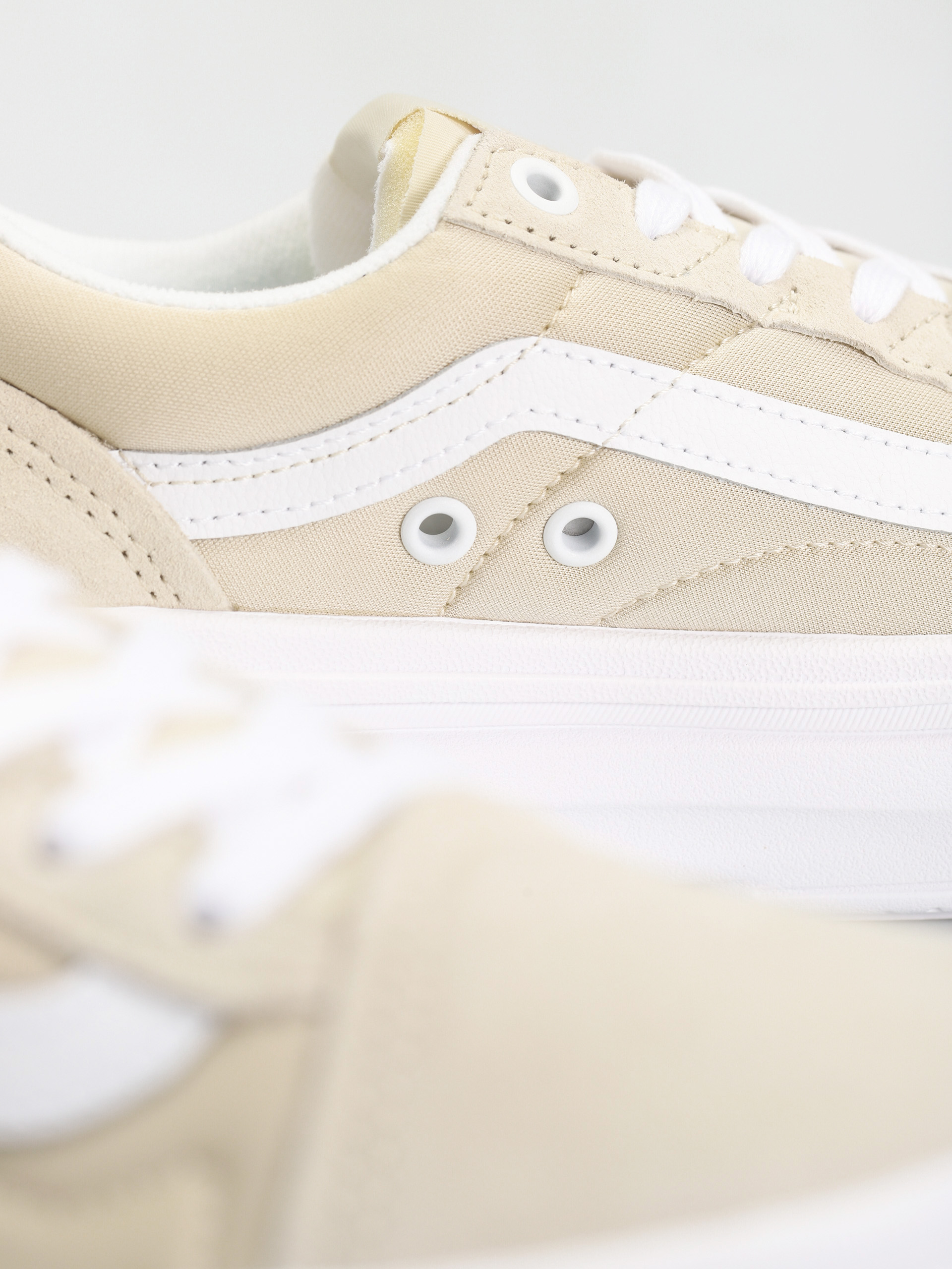 Vans Old Skool Overt CC Shoes (sand/white)