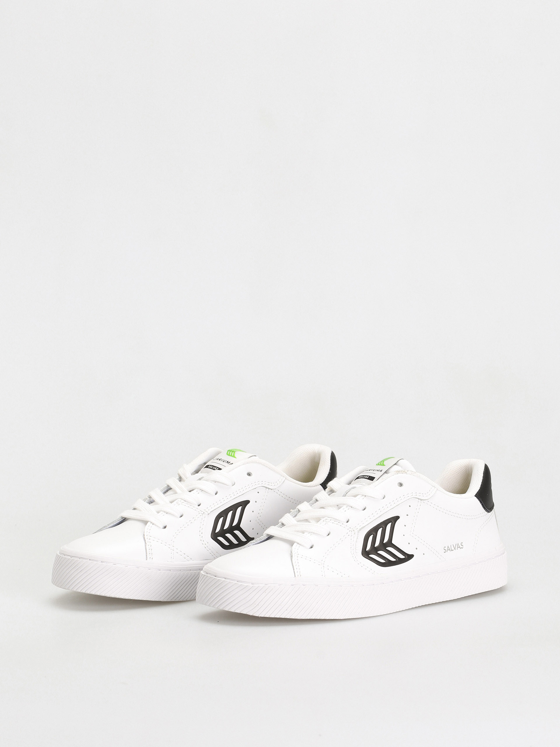 Cariuma Salvas Shoes (white/black)