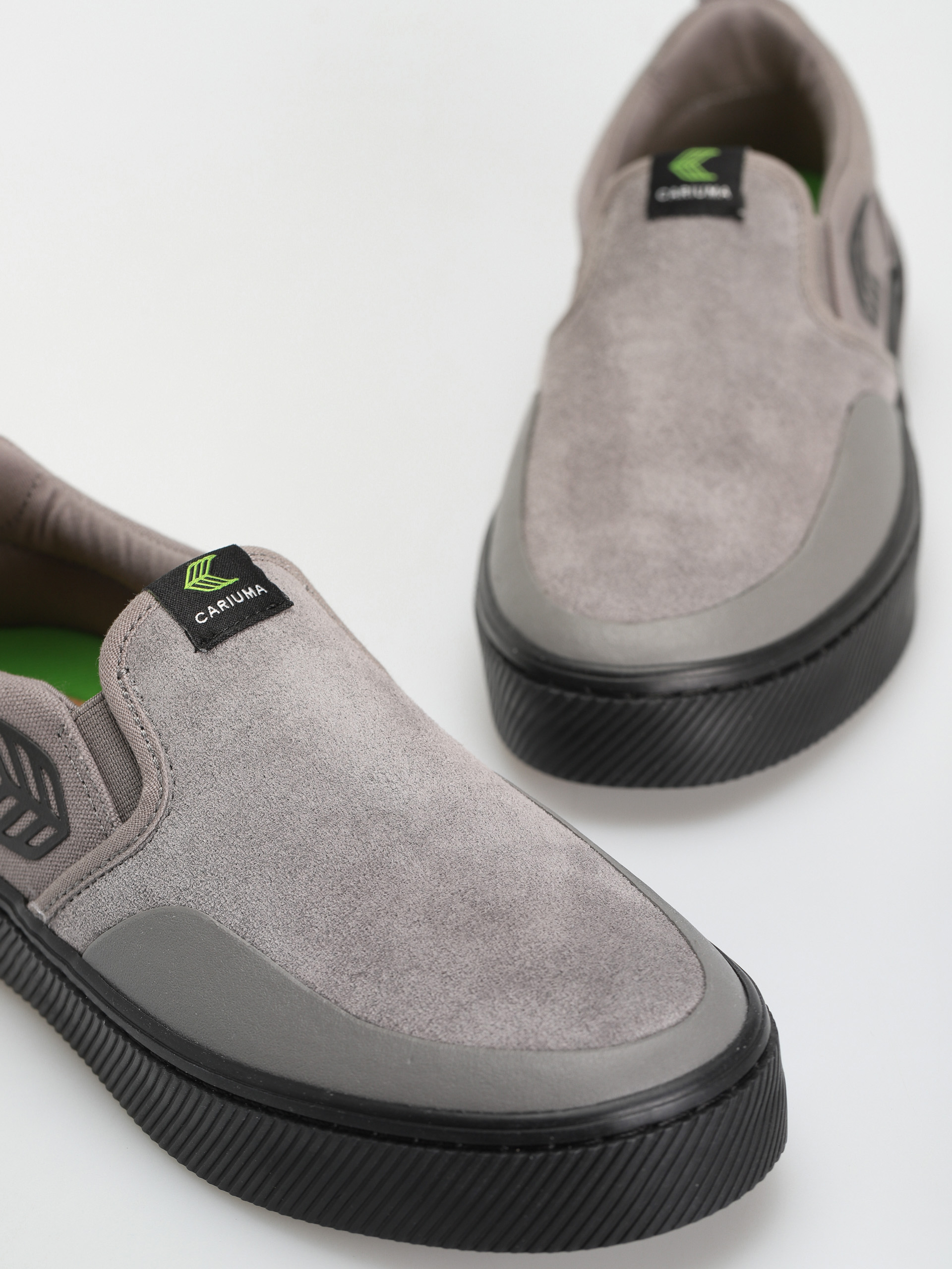 Cariuma Catiba Pro Slip On Shoes (grey/black)