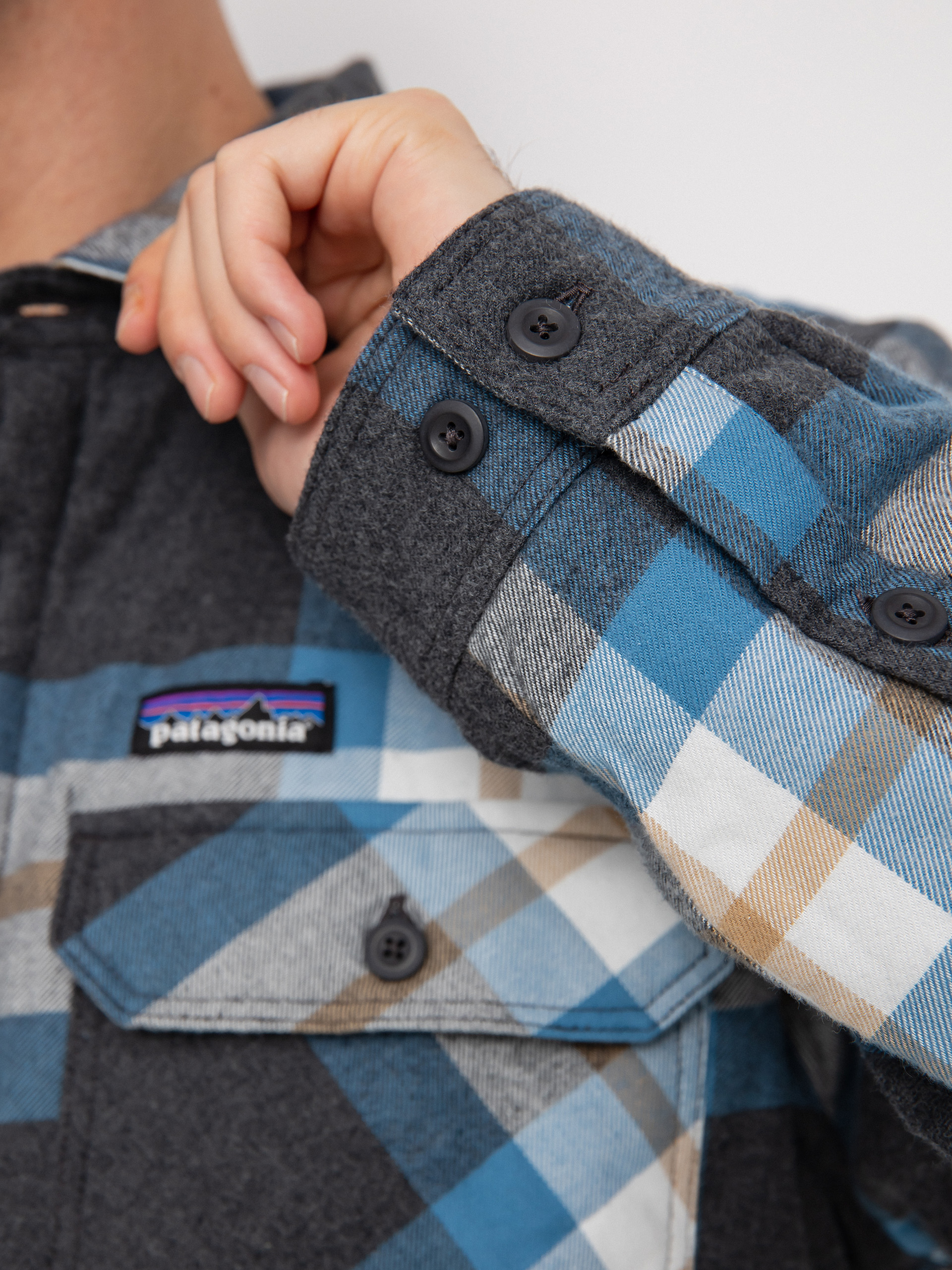 Patagonia Insulated Organic Cotton Fjord Flannel Jacket (forestry/ink black)