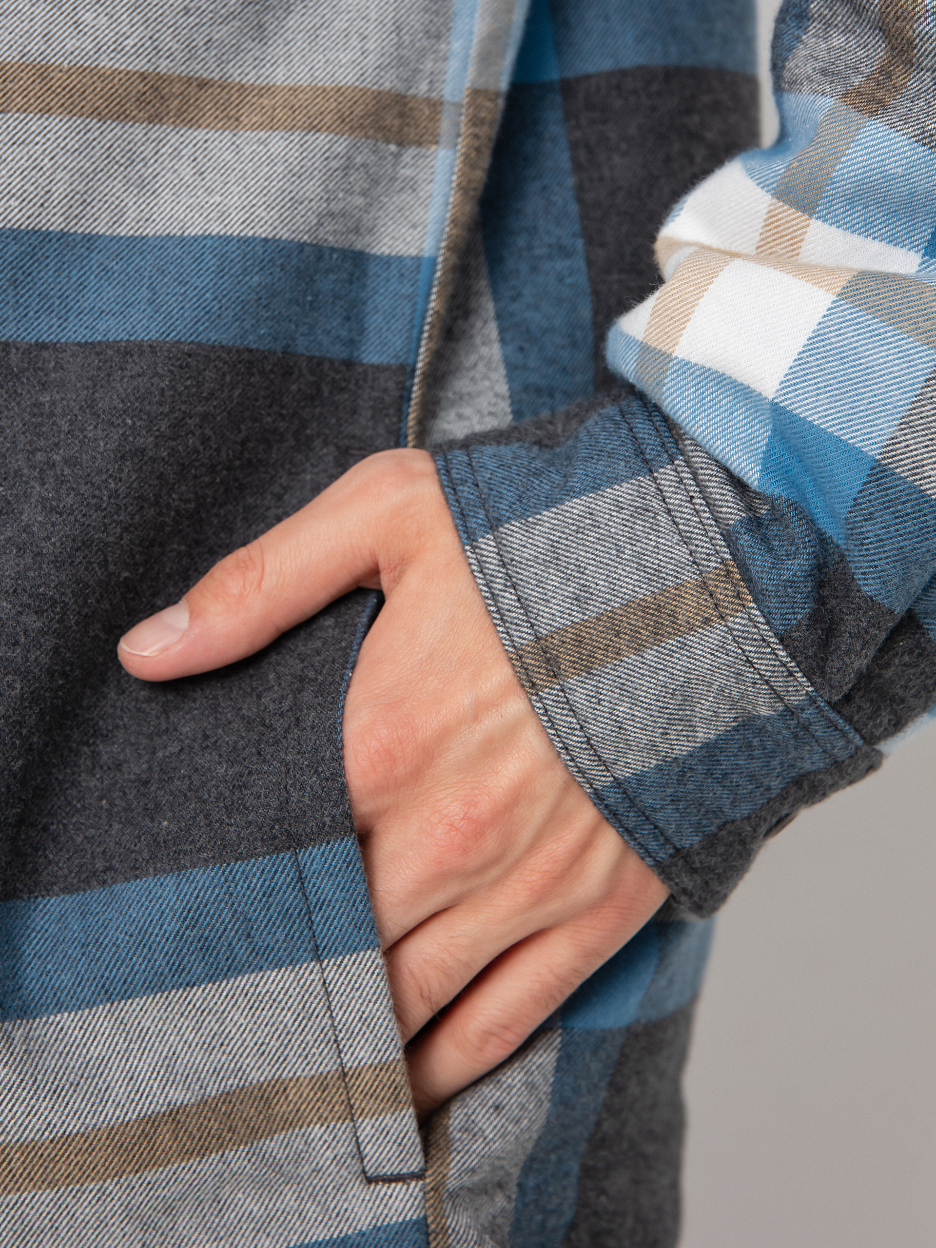 Patagonia Insulated Organic Cotton Fjord Flannel Jacket (forestry/ink black)