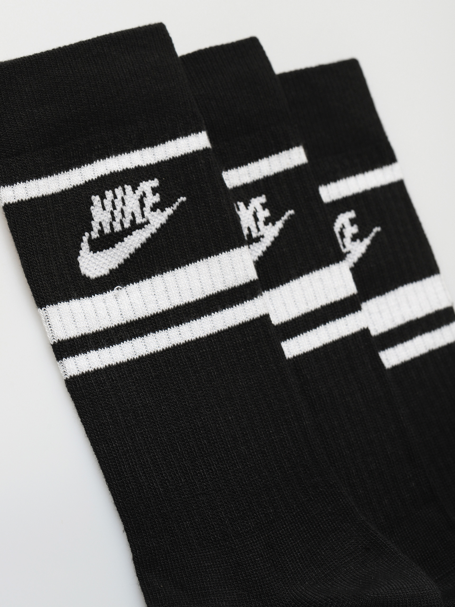 pack of black and white nike socks