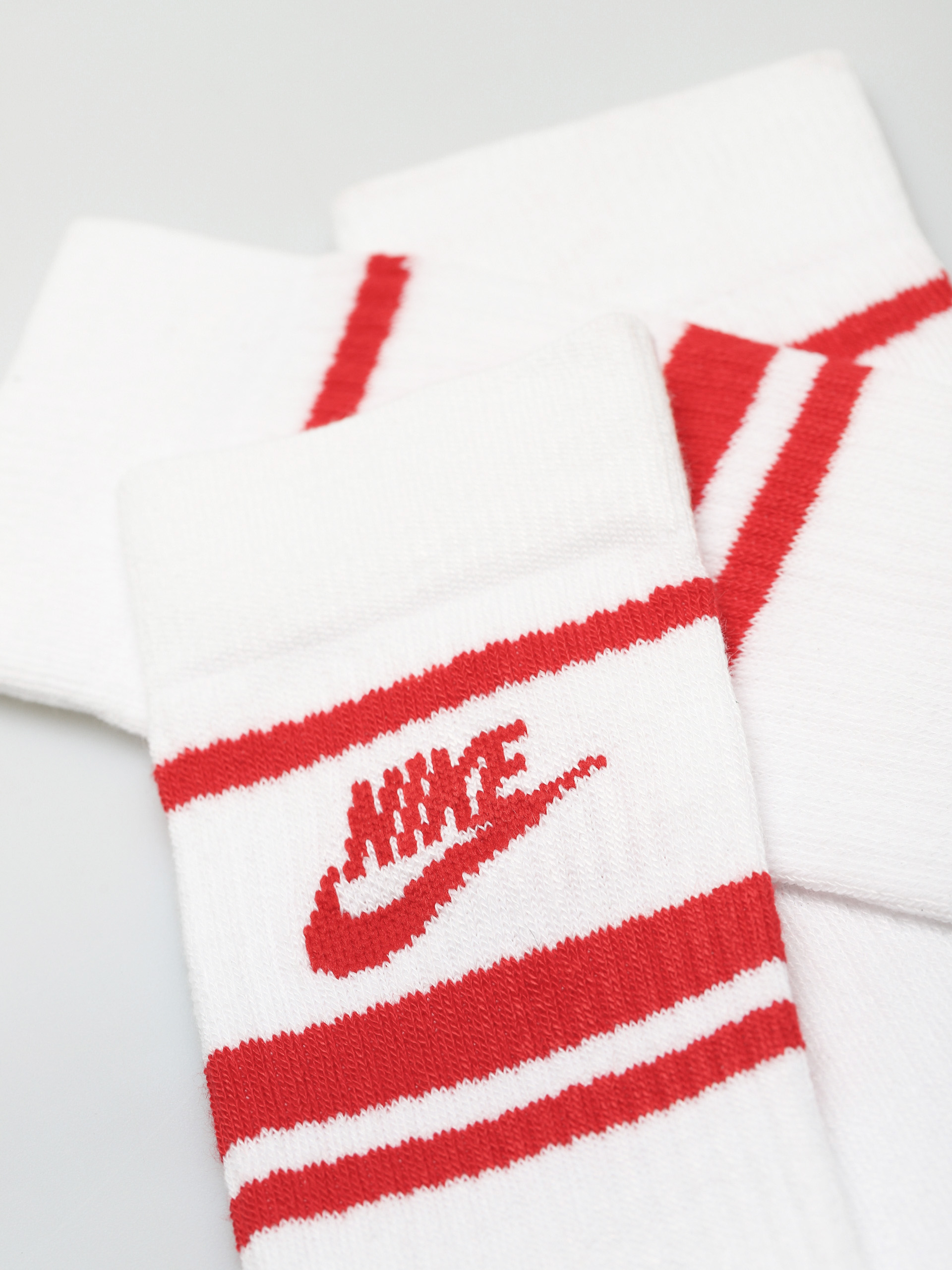 Nike SB Sportswear Everyday Essential Socks (white/university red/university red)