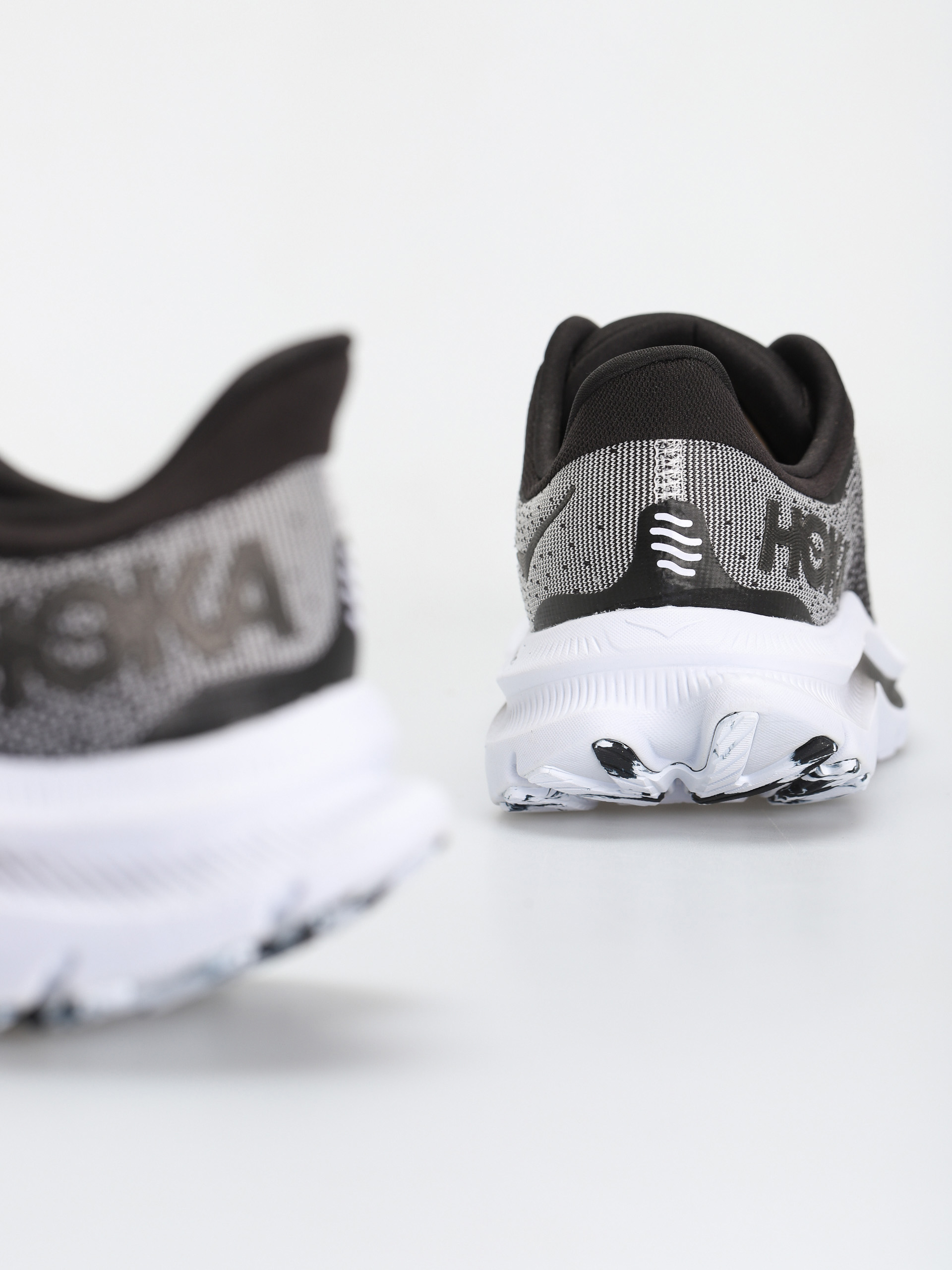 Hoka Kawana Shoes (black/white)