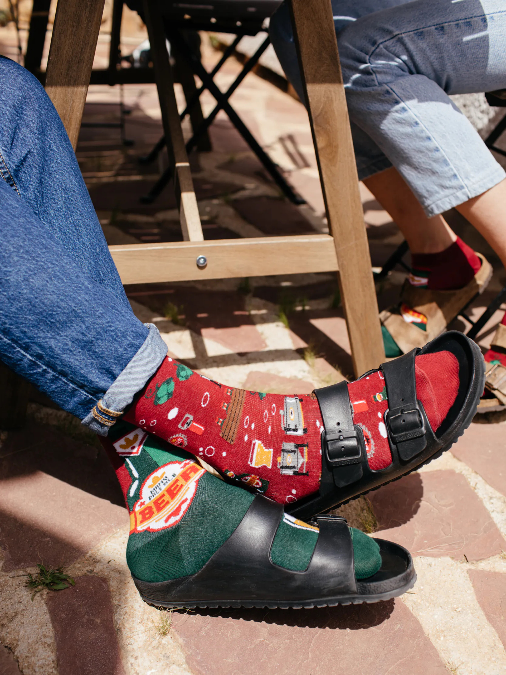 Many Mornings Many Pale Ale Socks (burgundy/green)