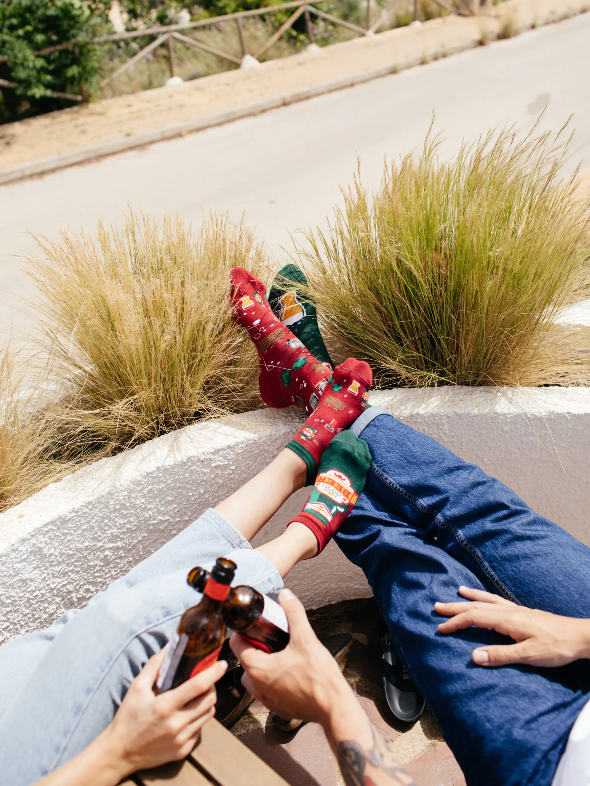 Many Mornings Many Pale Ale Socks (burgundy/green)