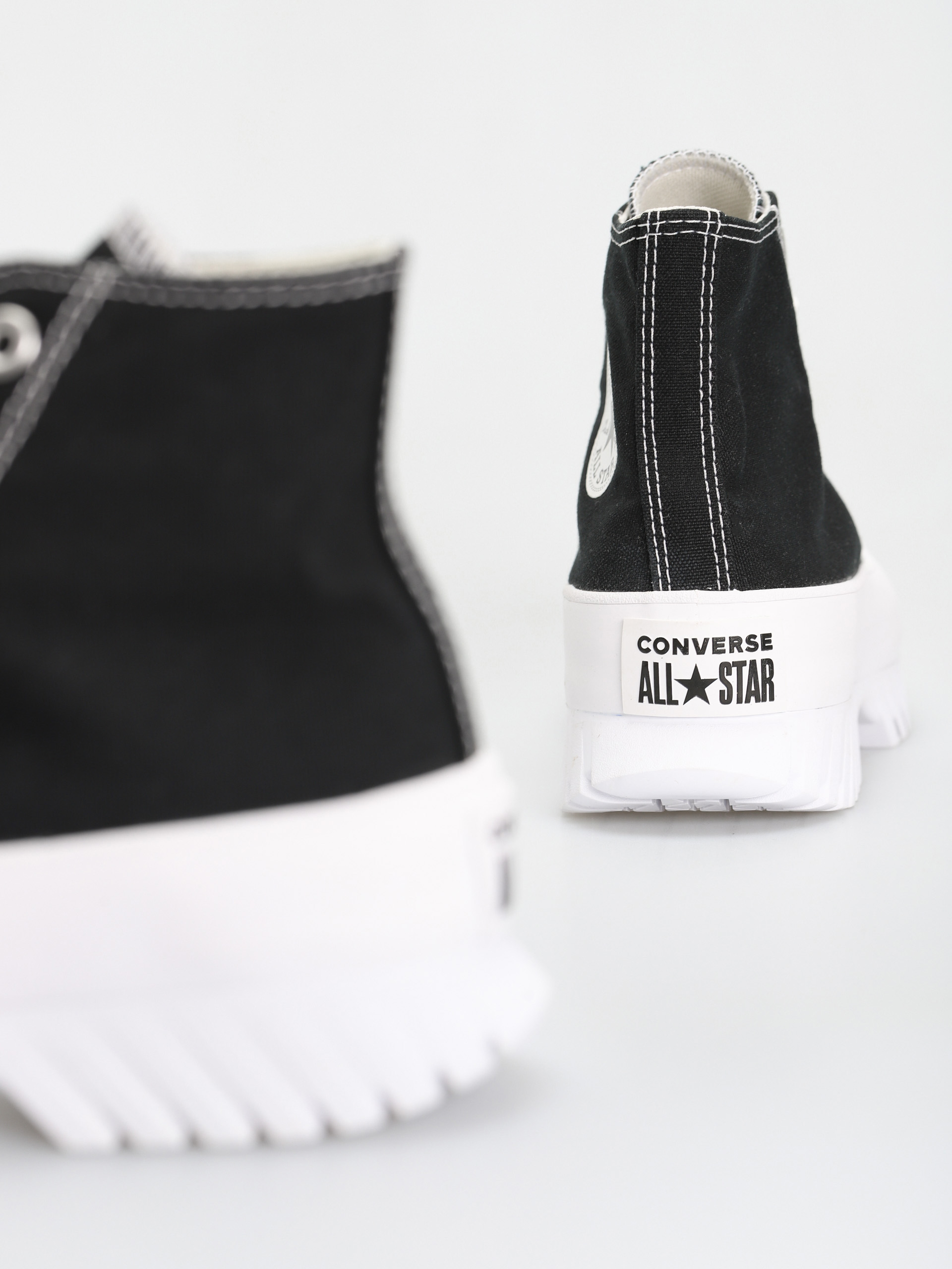 Converse Chuck Taylor All Star Lugged 2.0 Hi Shoes (black/egret/white)