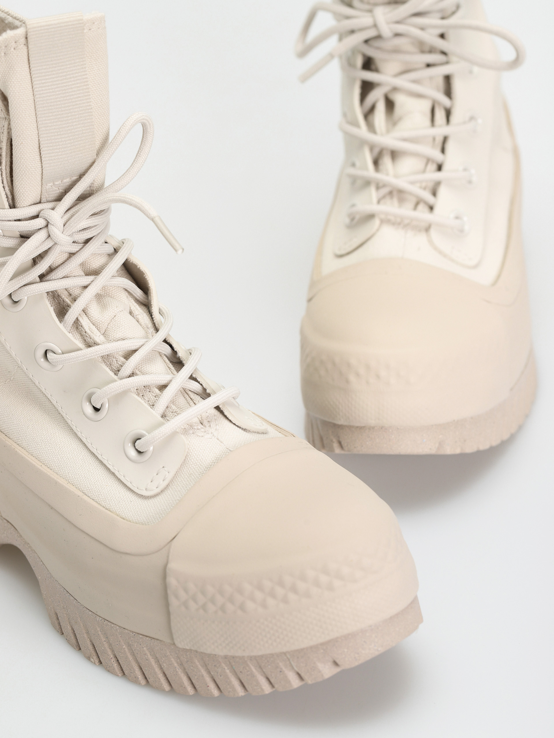 Converse Chuck Taylor All Star Lugged 2.0 Cc X-Hi Shoes (light bone)