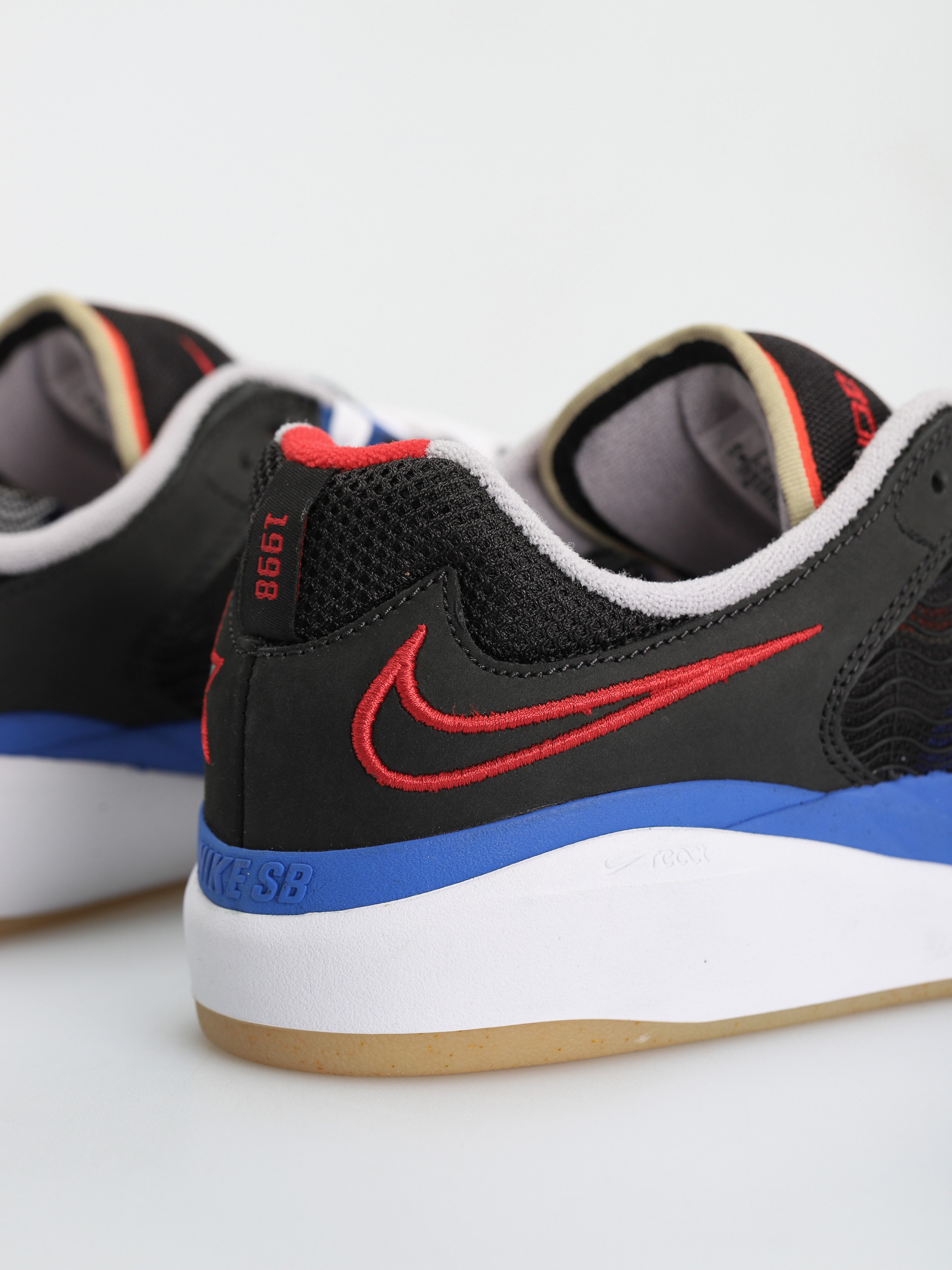 Nike SB Ishod Wair Premium Shoes (black/university red hyper royal)