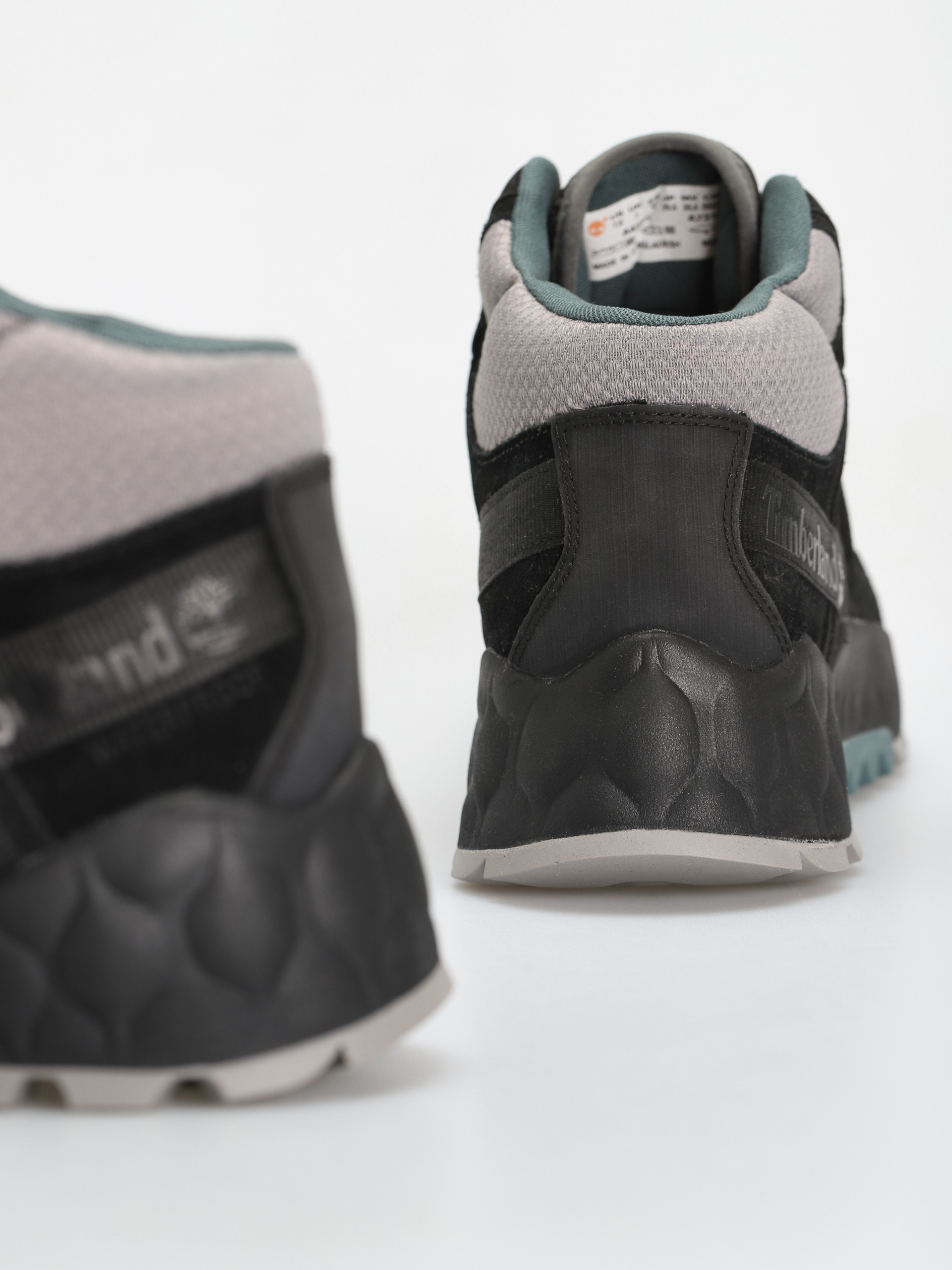 Timberland Solar Wave Lt Mid Wp Shoes (black suede)