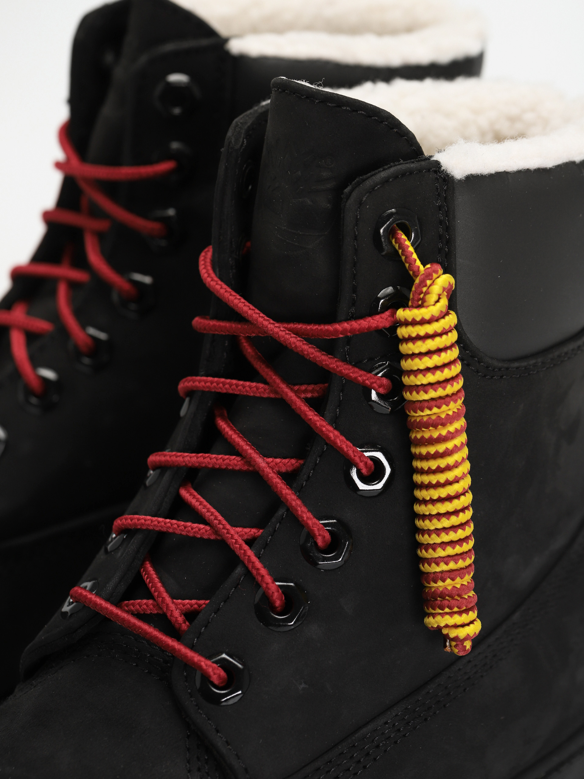 Timberland 6 In Premium Fur/Warm Lin Shoes (black nubuck/red)